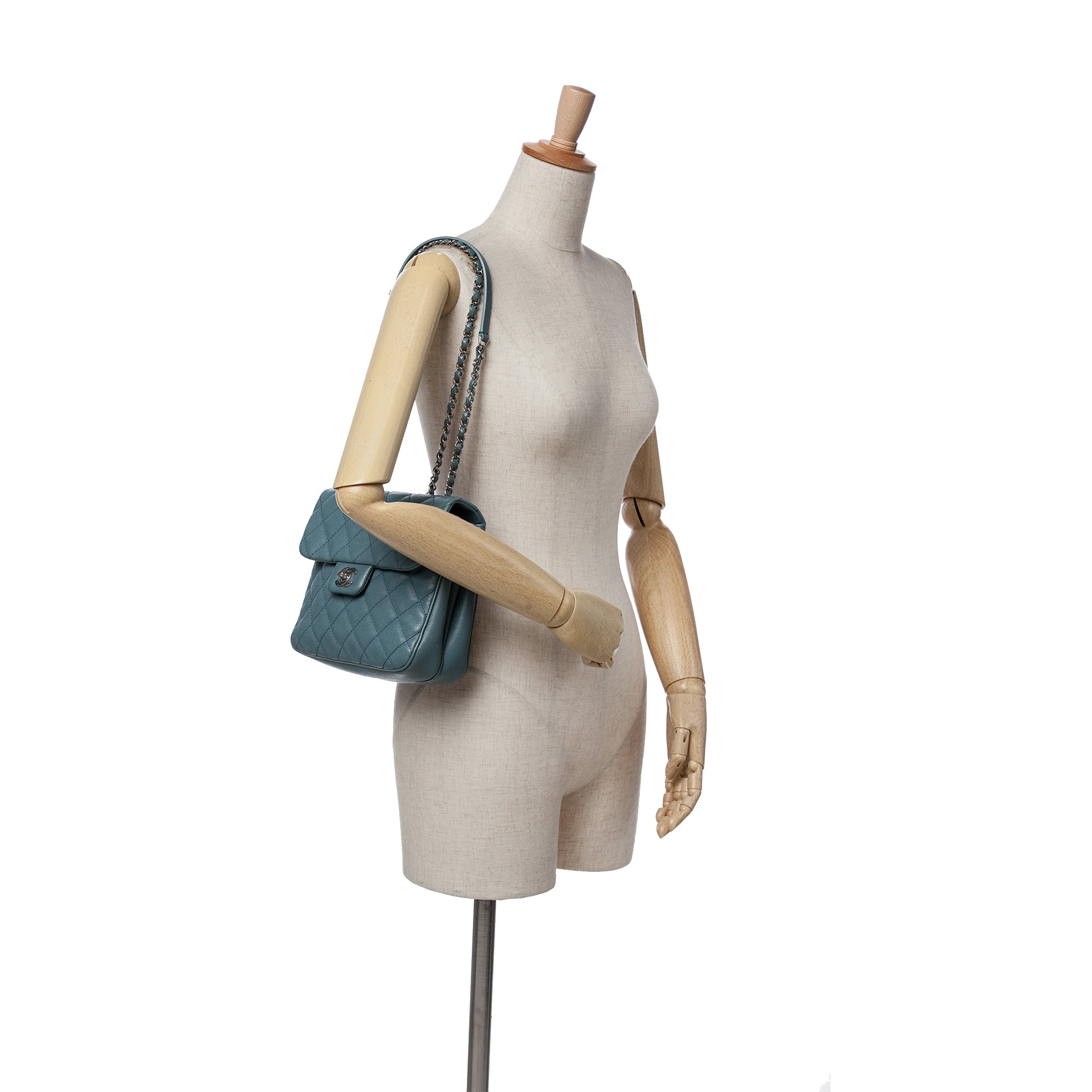 Medium Quilted Caviar Urban Companion Flap