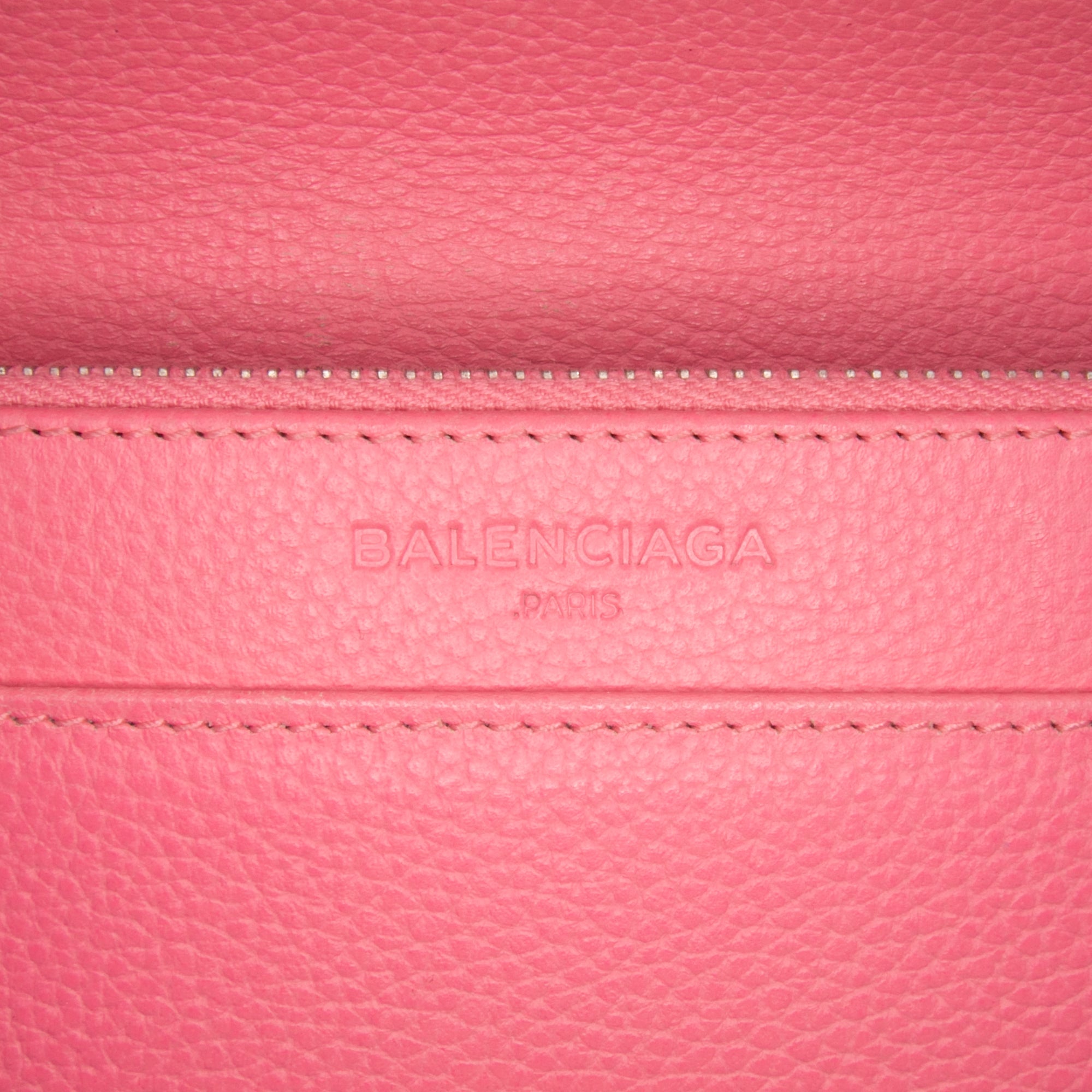 Grained Calfskin Motocross Classic Wallet on Chain