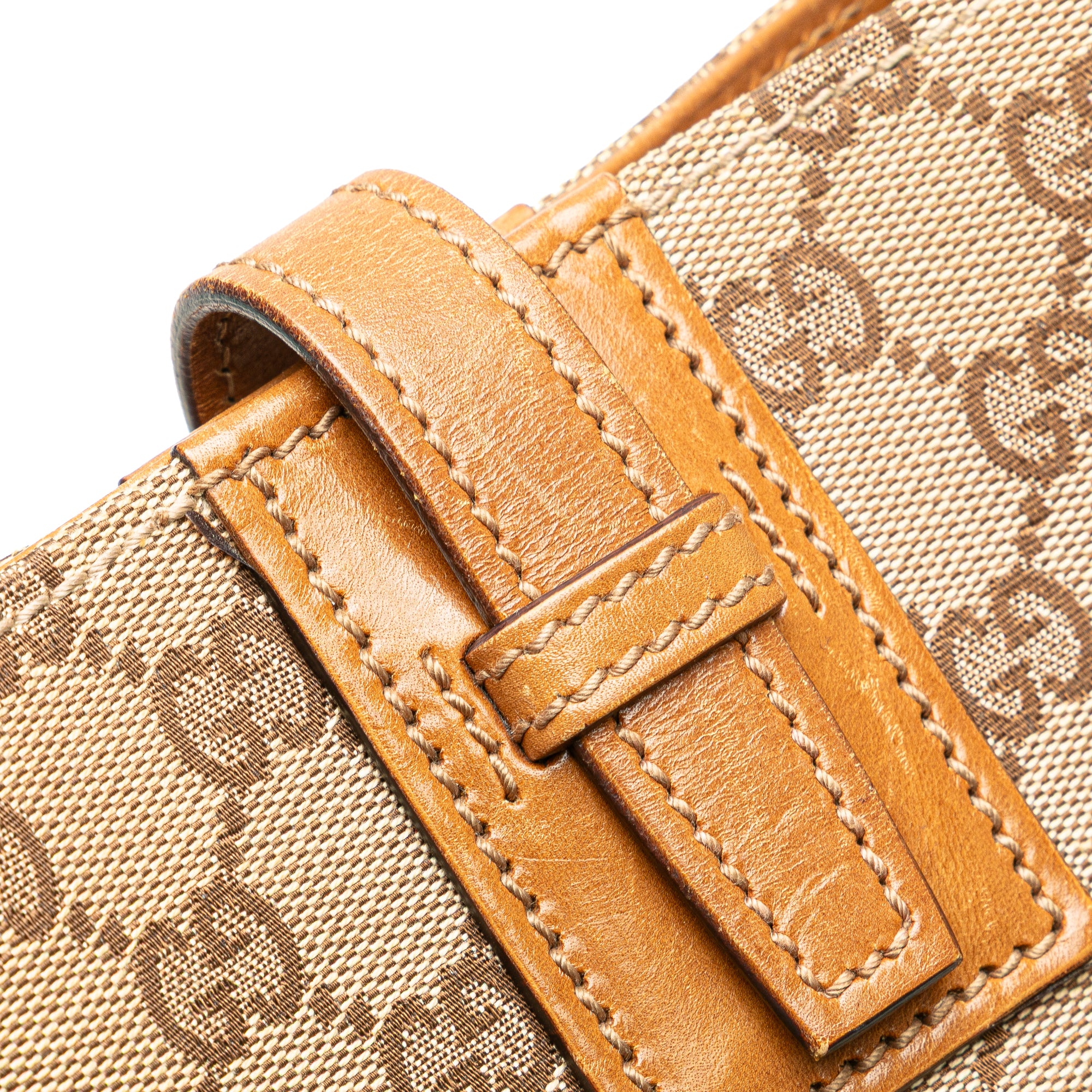 GG Canvas Shoulder Bag