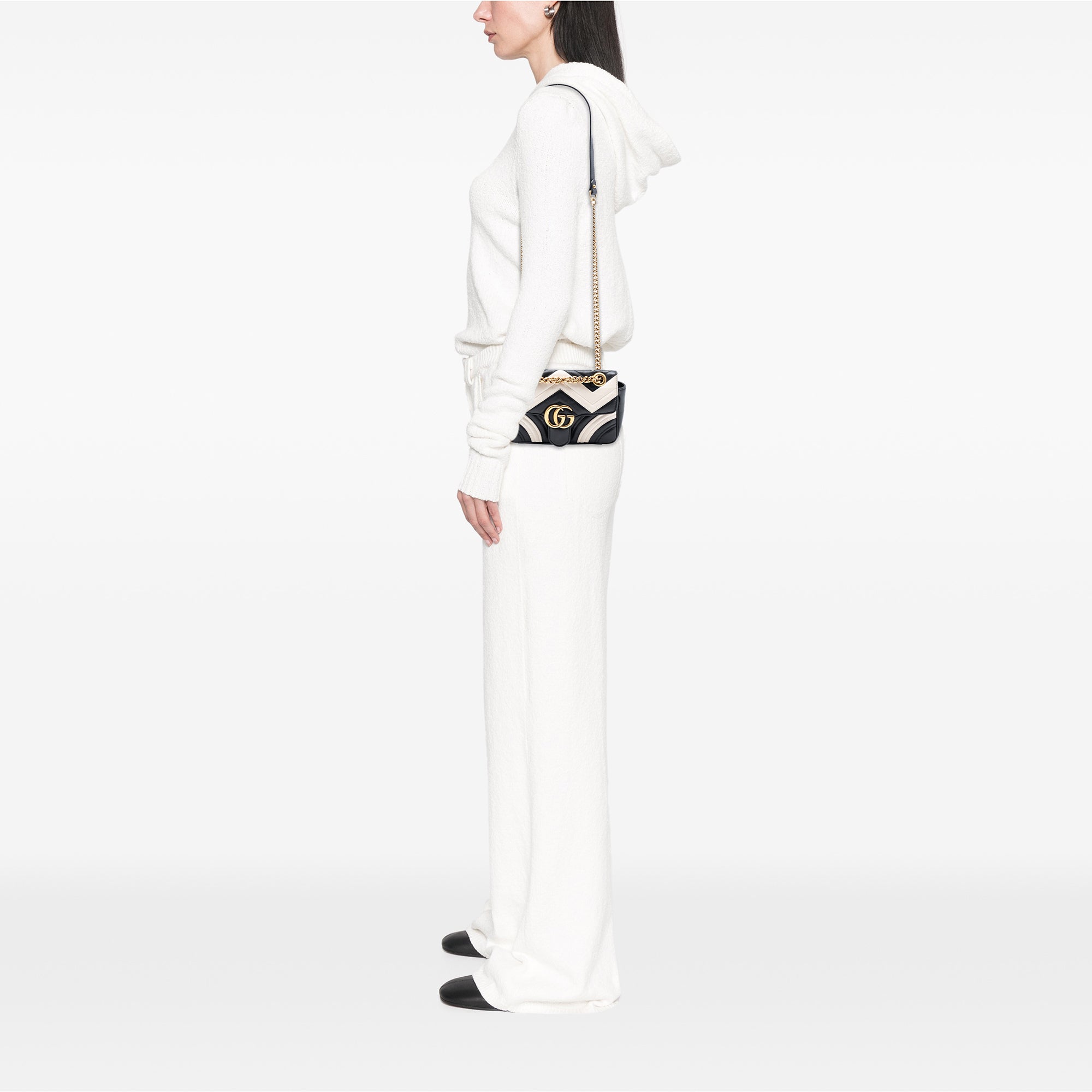 Small GG Marmont Matelasse Leather Shoulder Bag