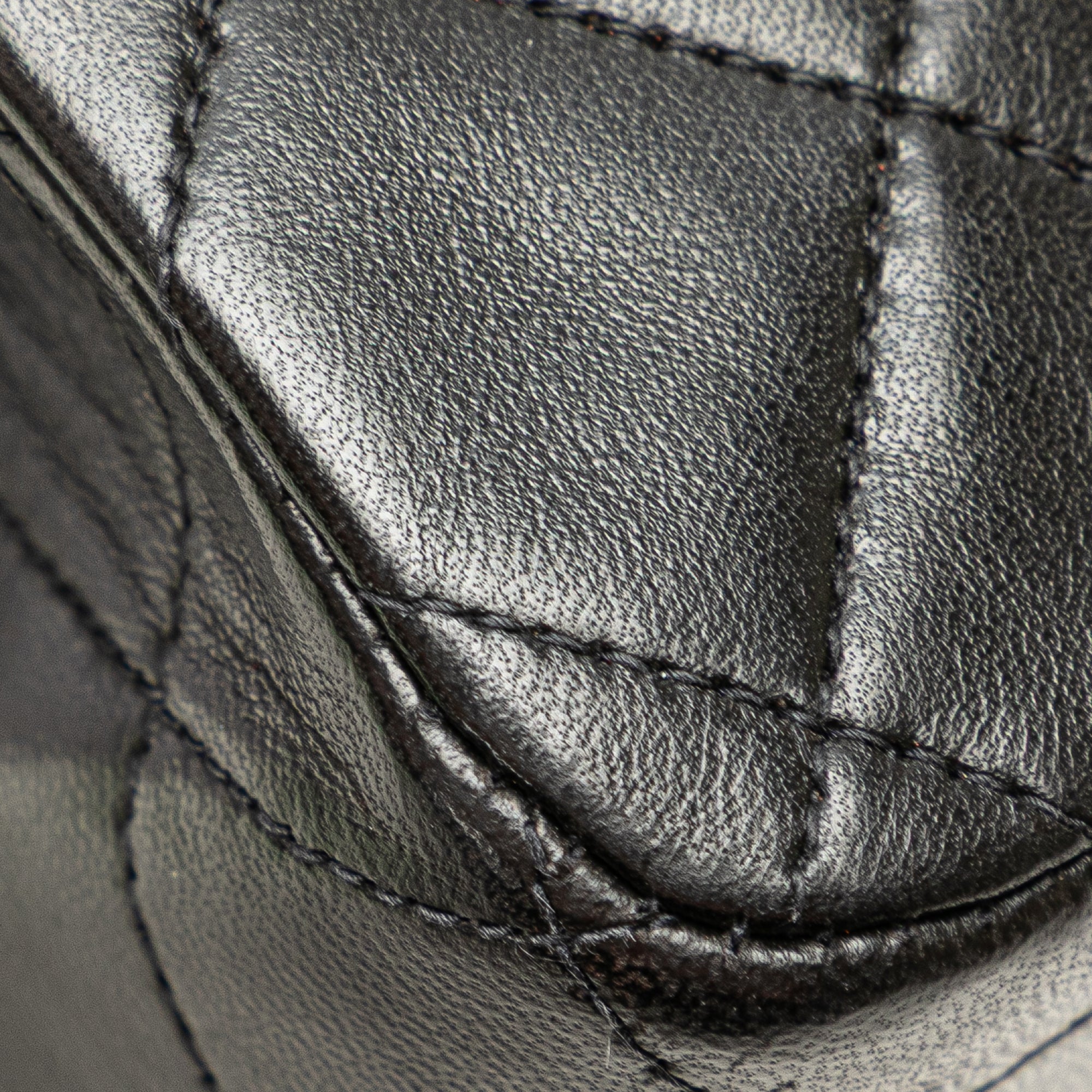 Medium Classic Lambskin Double Flap