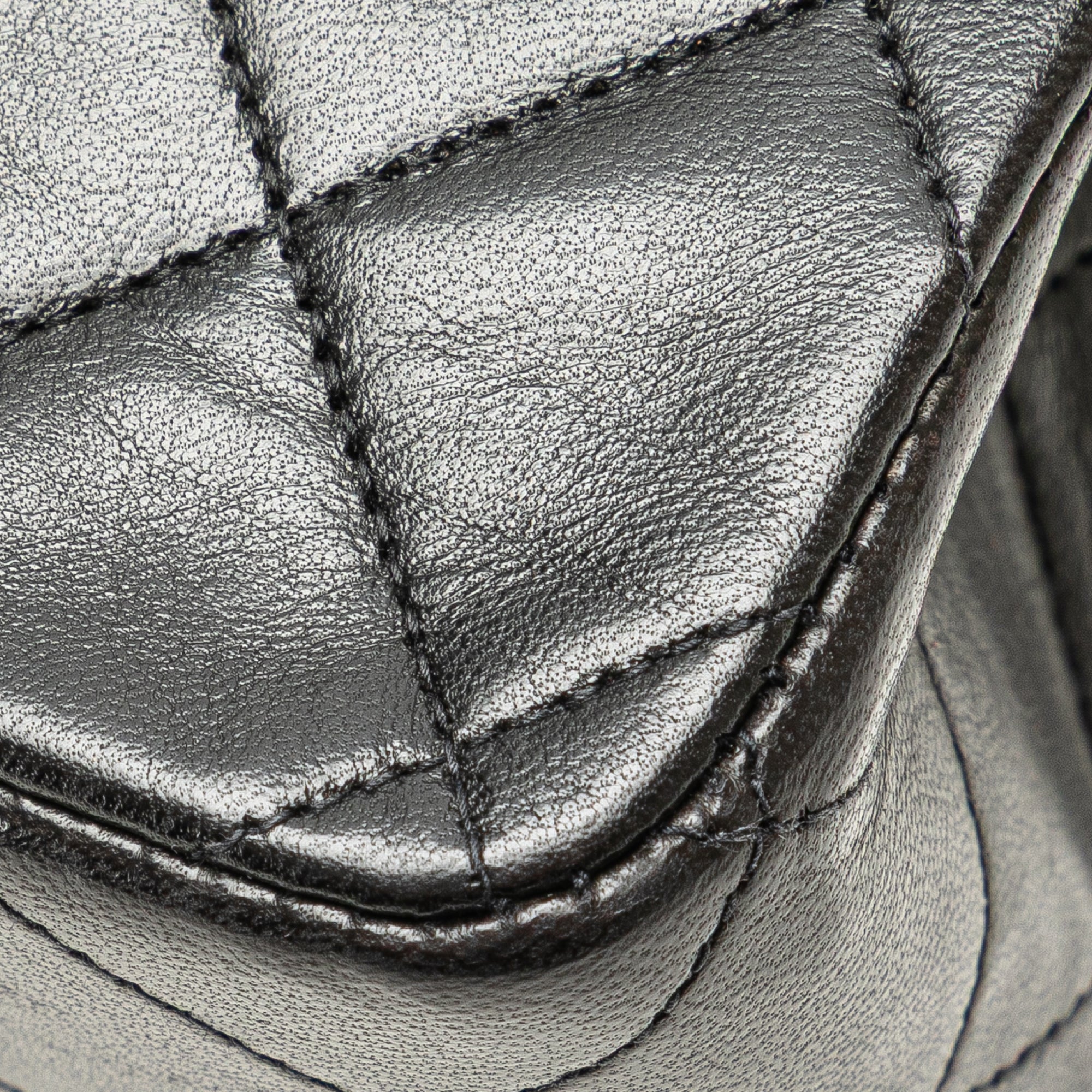 Medium Classic Lambskin Double Flap