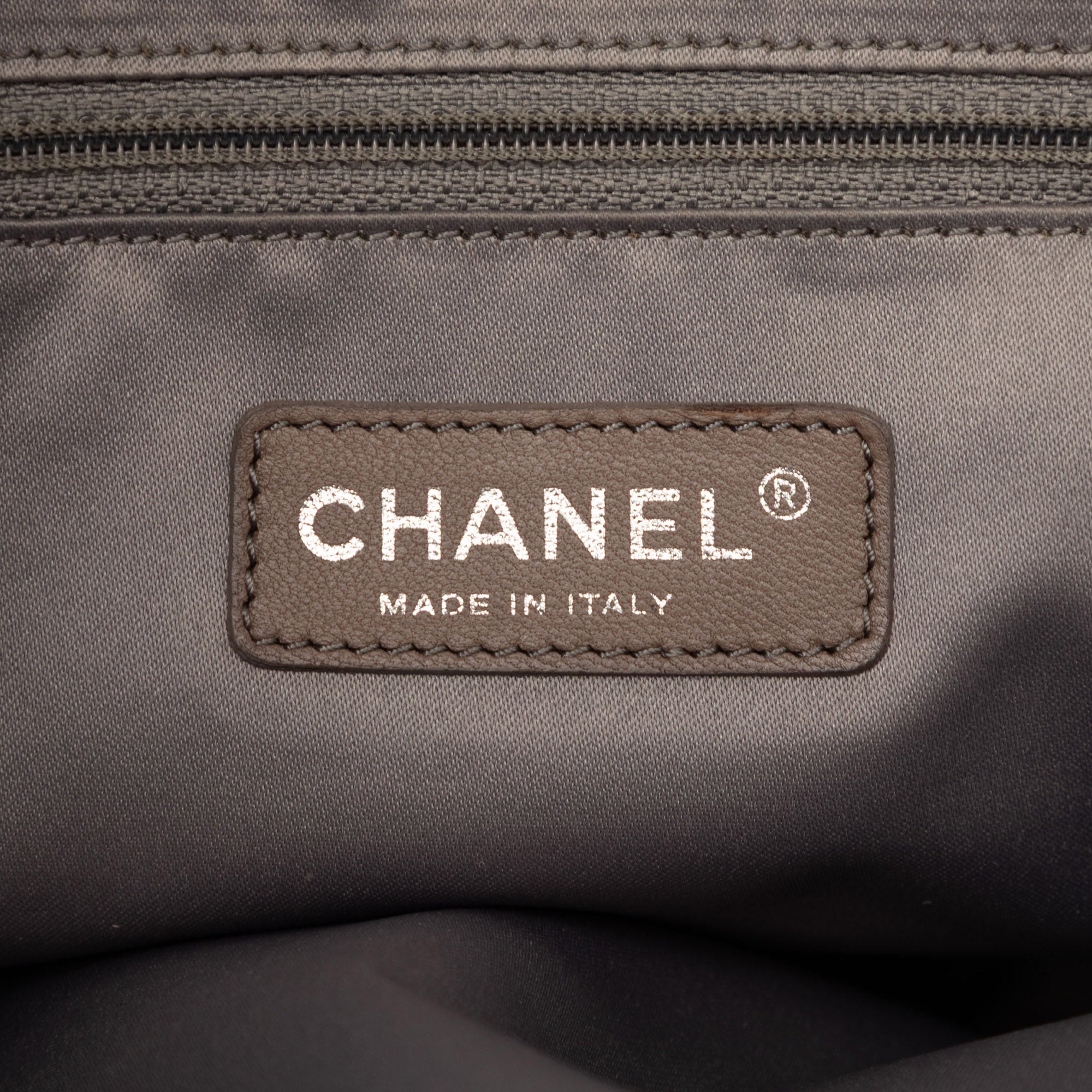 Caviar Grand Shopping Tote XL