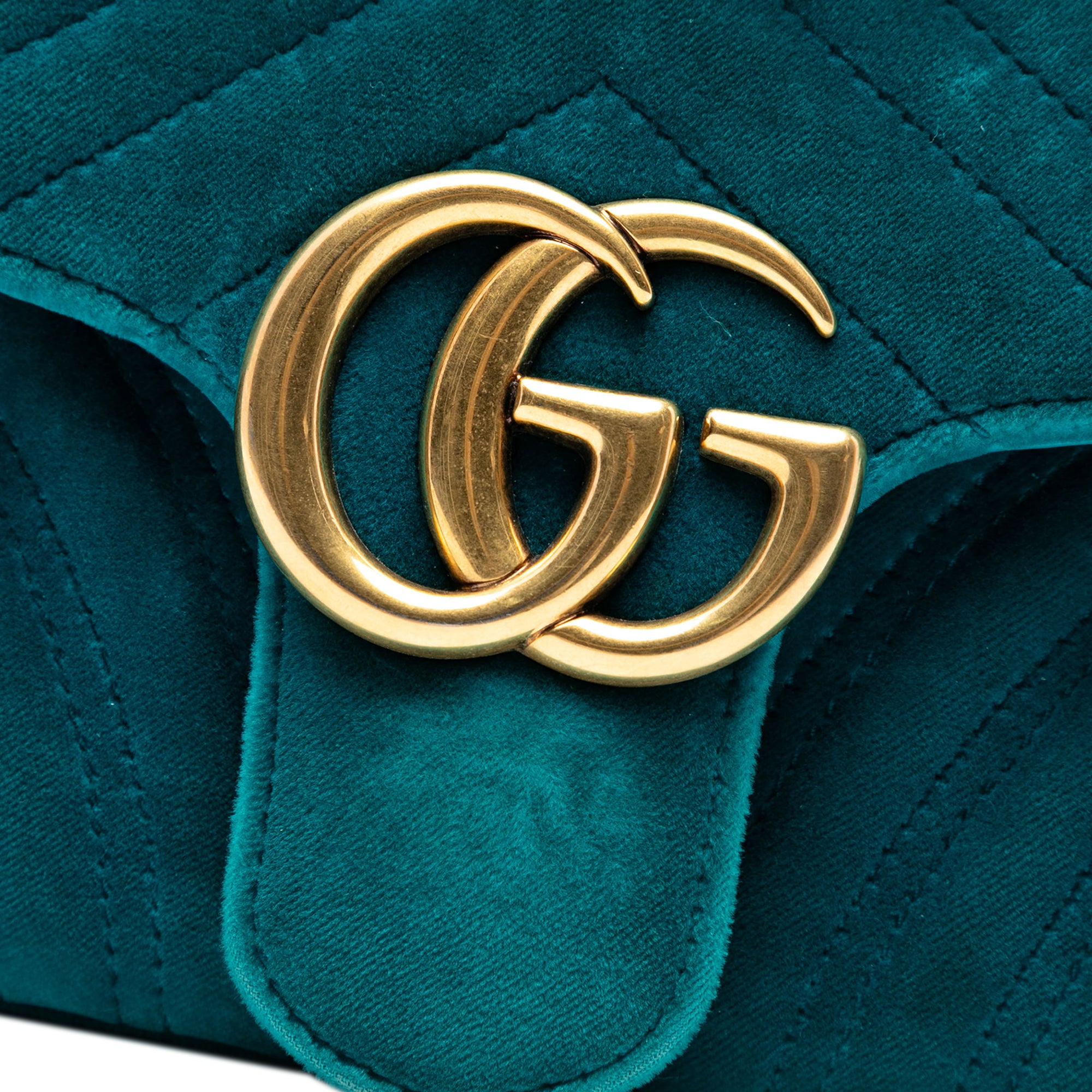 Medium GG Marmont Matelasse Velvet Shoulder Bag