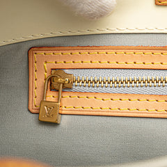 Monogram Vernis Reade PM