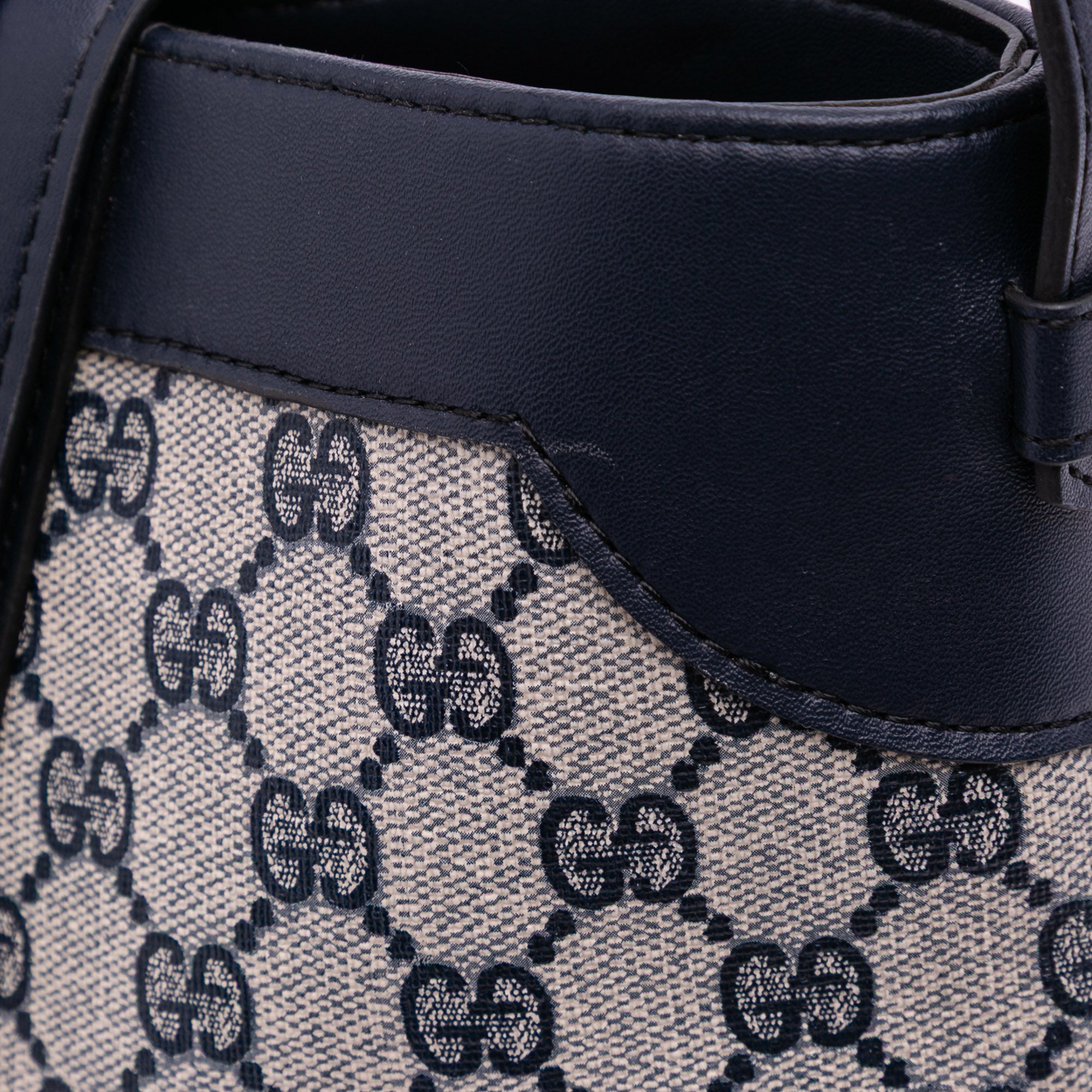 GG Supreme Ophidia Shoulder Bag