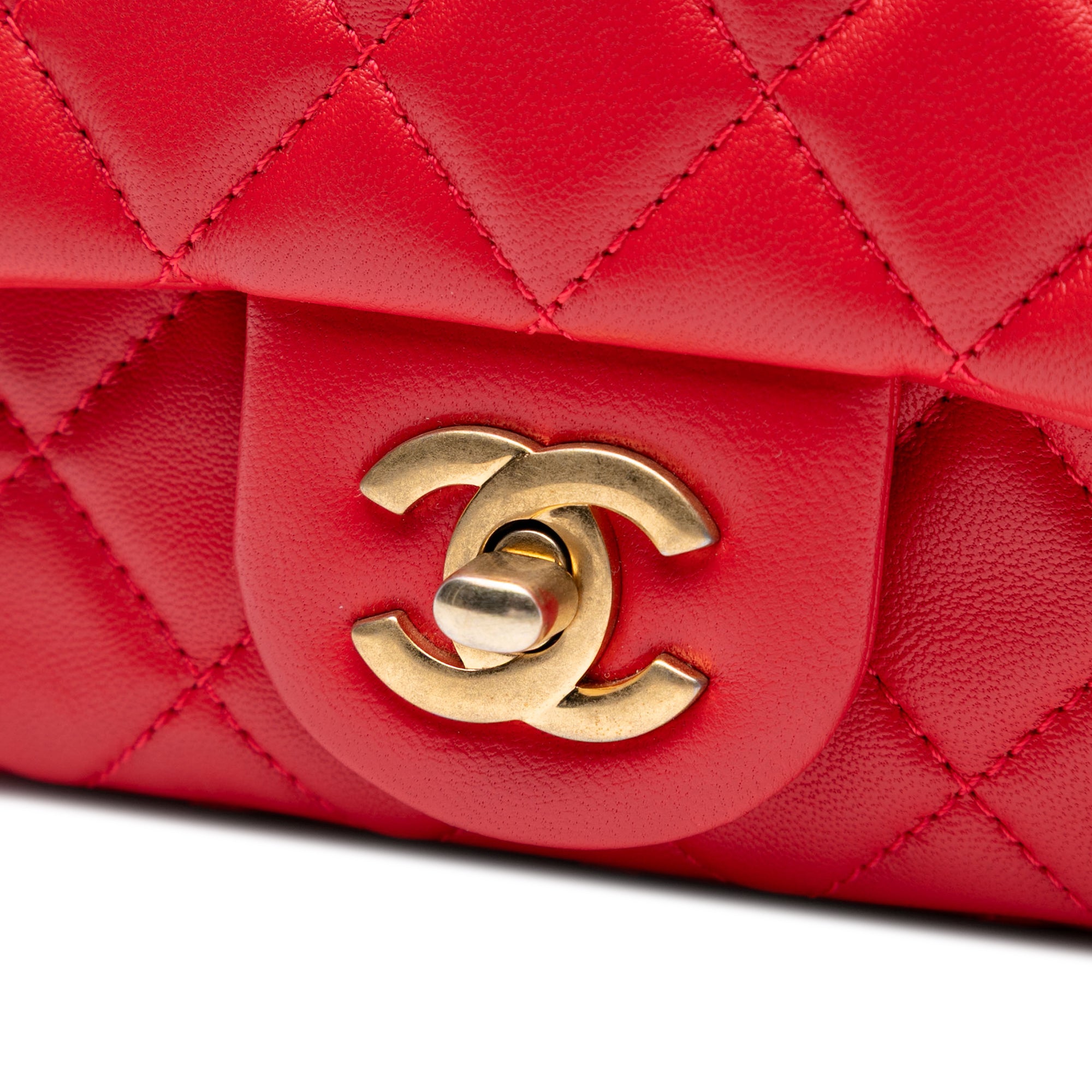 Mini Square Classic Lambskin Pearl Crush Single Flap