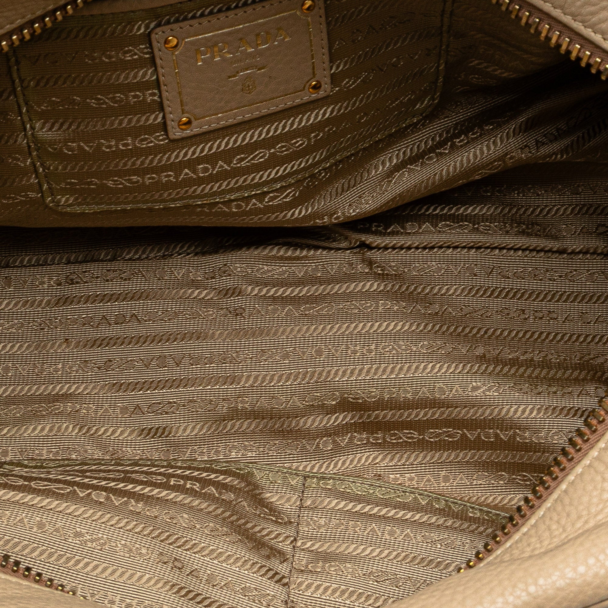 Vitello Daino Shoulder Bag
