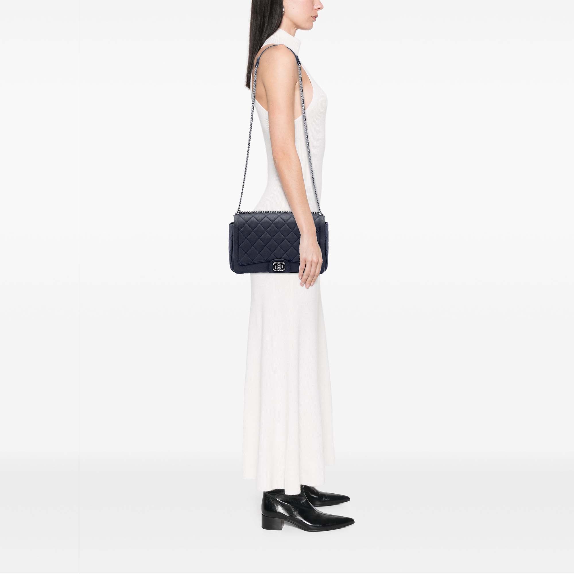 Large Washed Caviar Turn Around Ligne Flap