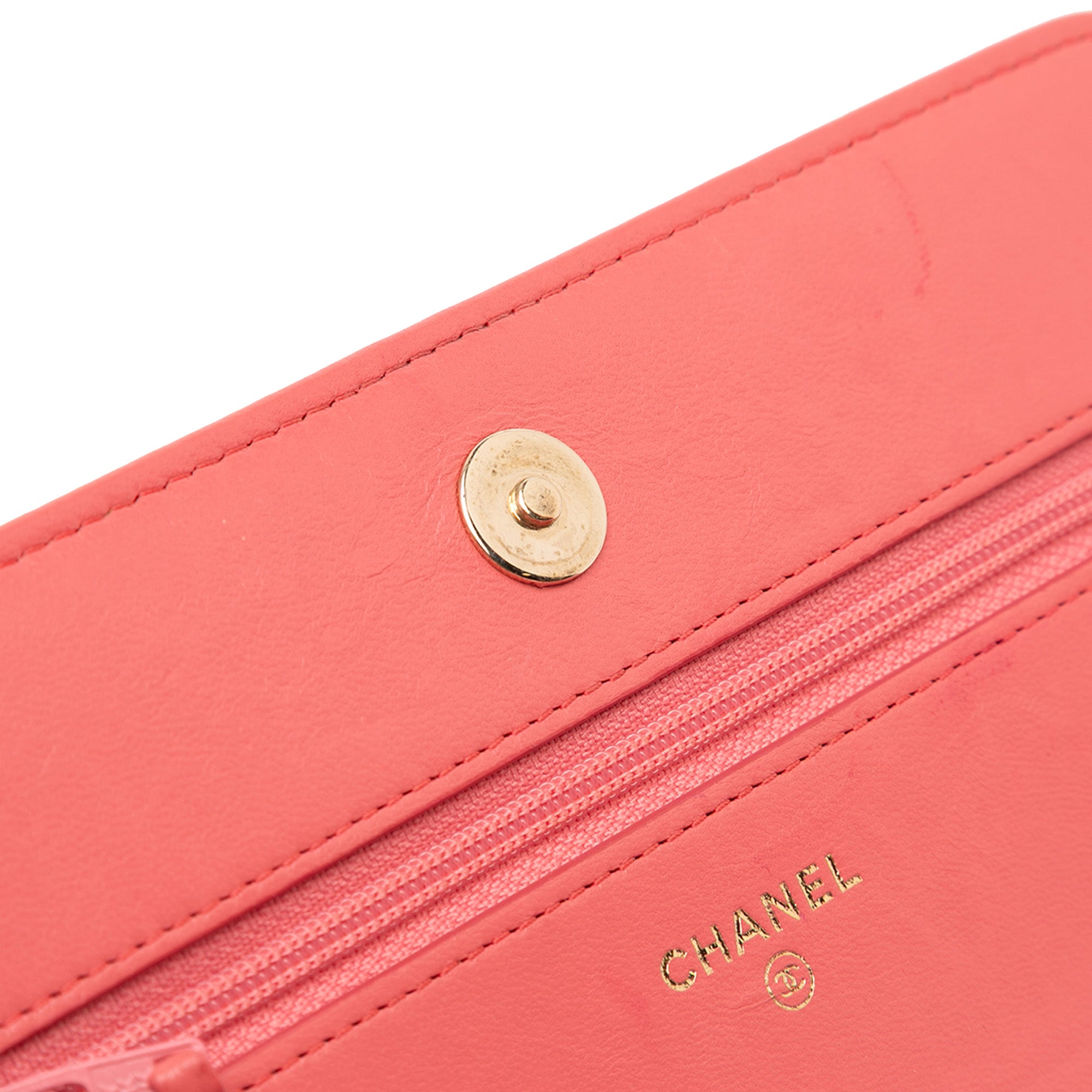 Lambskin Boy Wallet On Chain