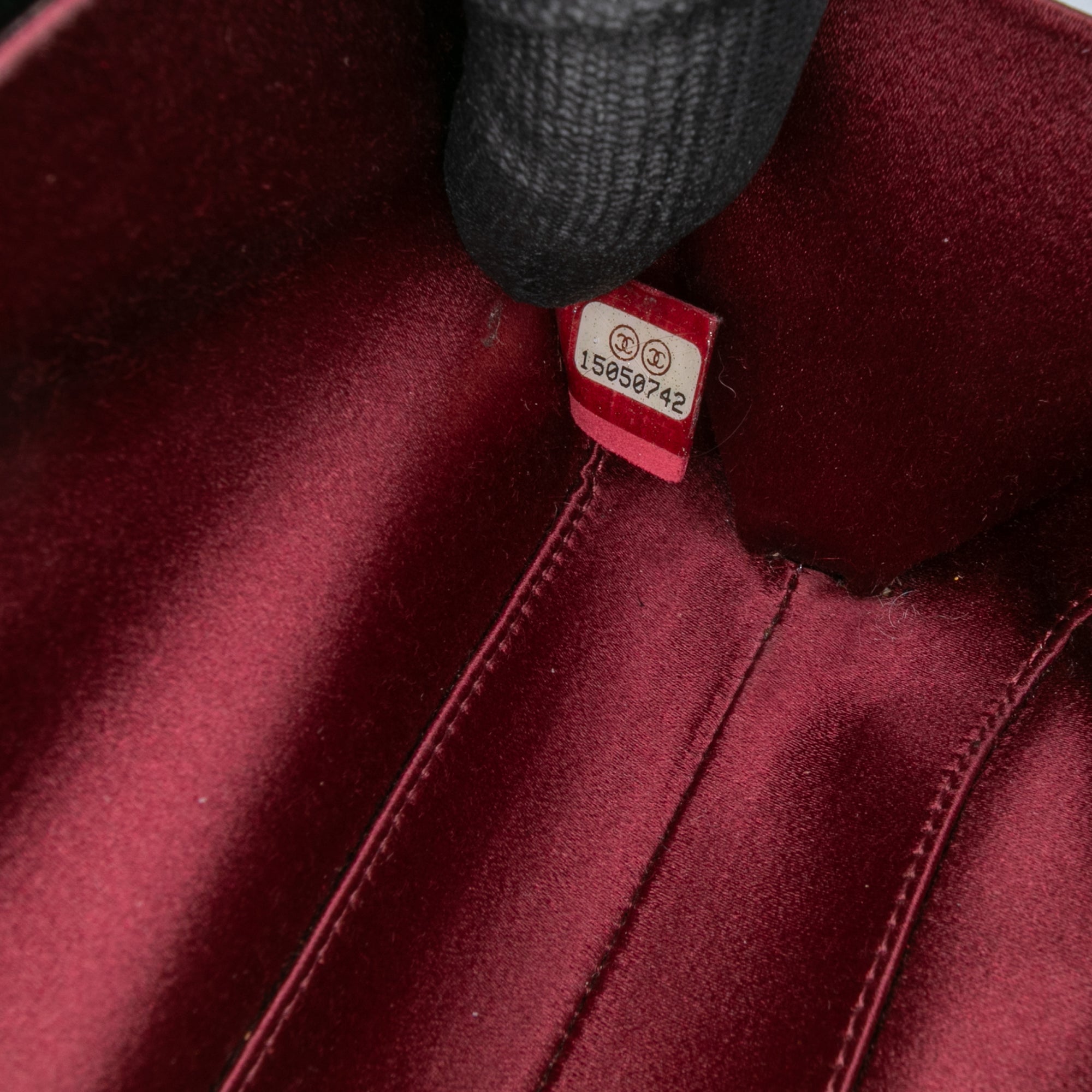 Quilted Patent Chain Around Clutch