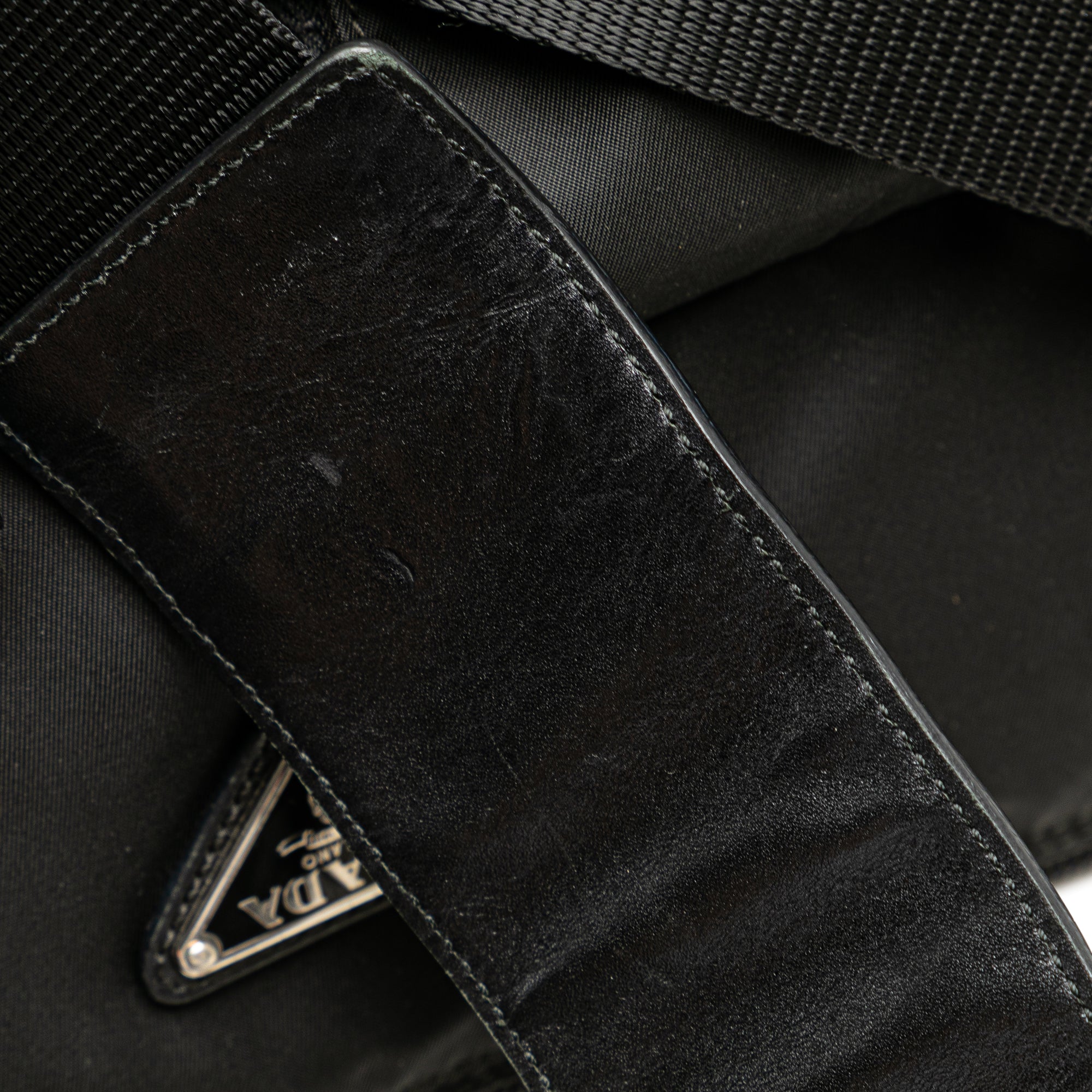 Tessuto Zip Top Crossbody