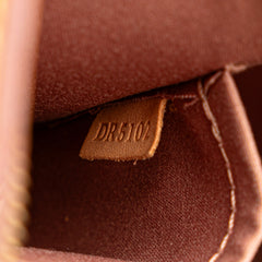 Monogram Vernis Brea MM