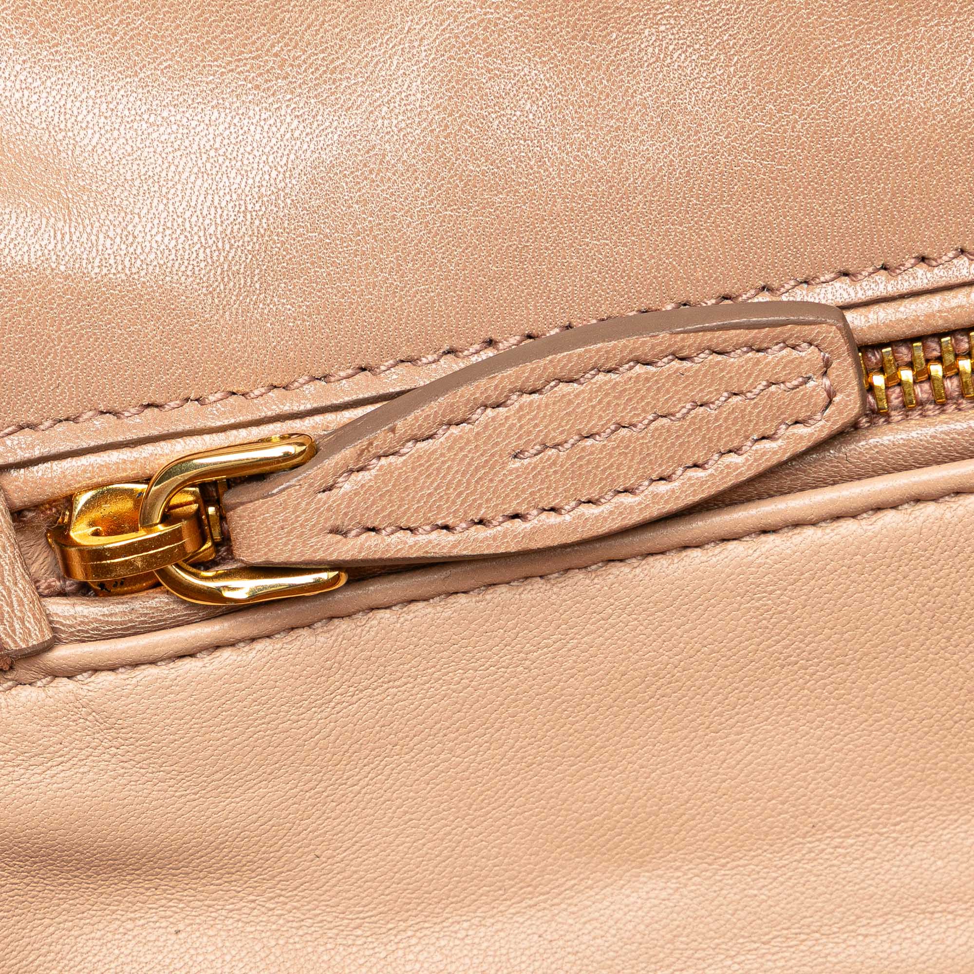 Nappa Gaufre Turn Lock Clutch