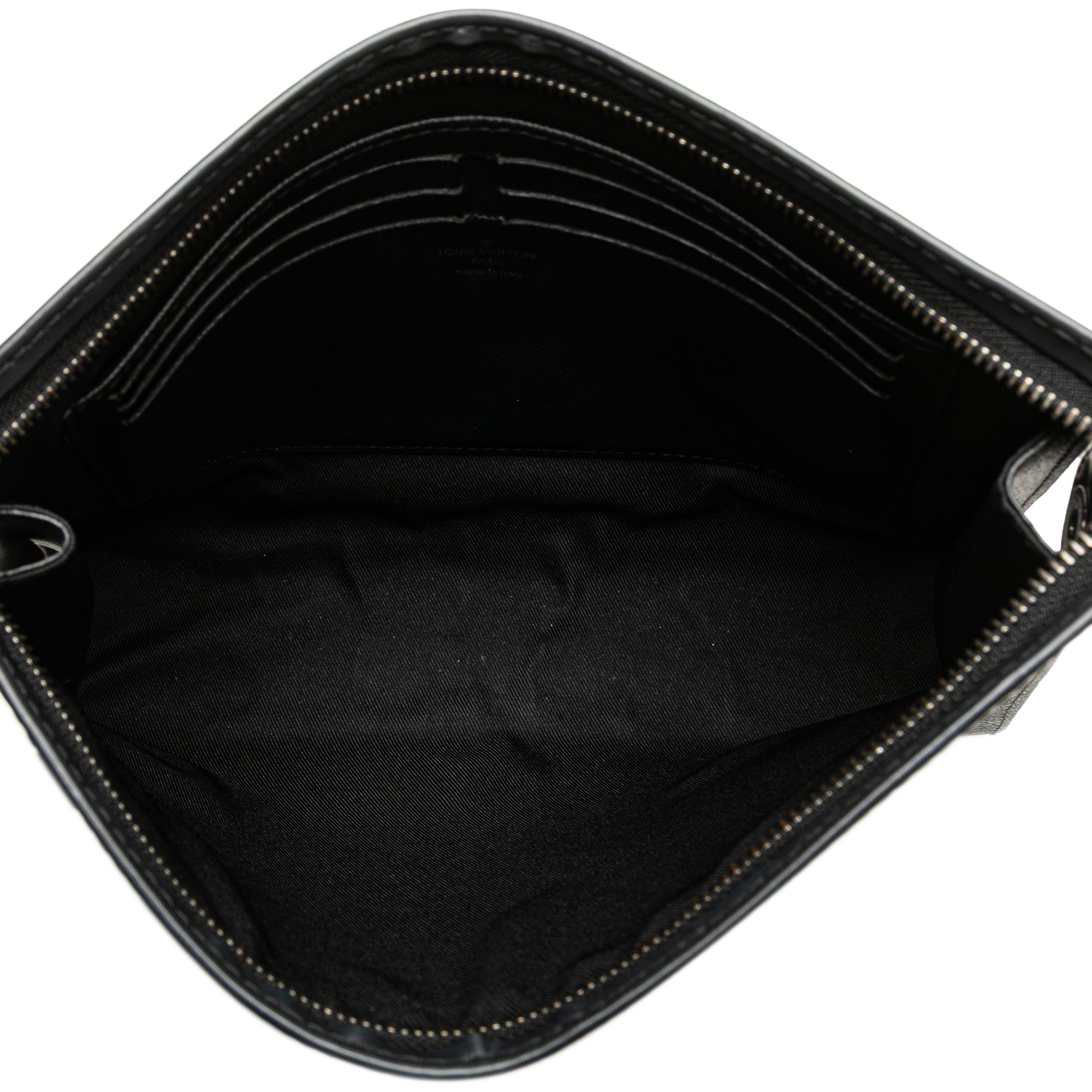 Monogram Eclipse Reverse Pochette Voyage MM