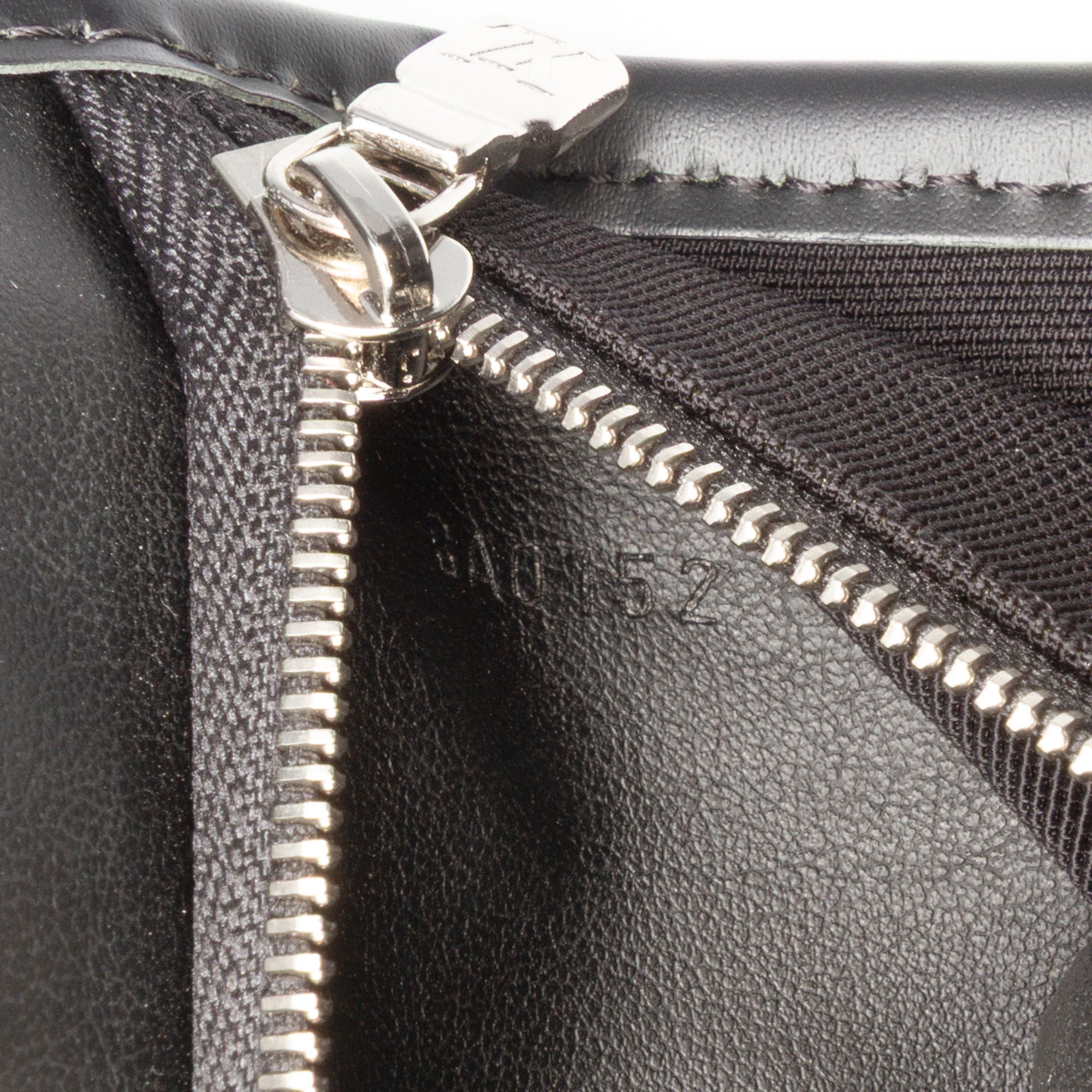 Damier Graphite Hanging Toiletry Kit Pouch
