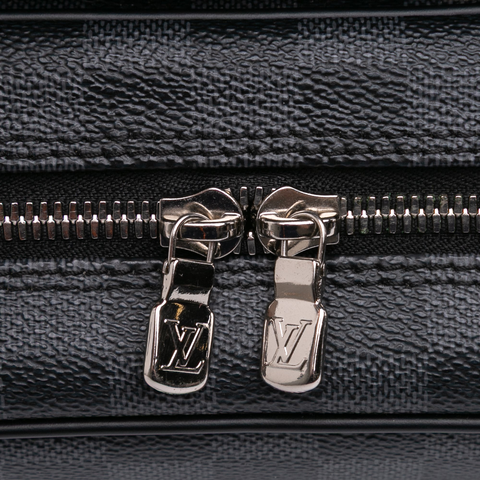 Damier Graphite Hanging Toiletry Kit Pouch
