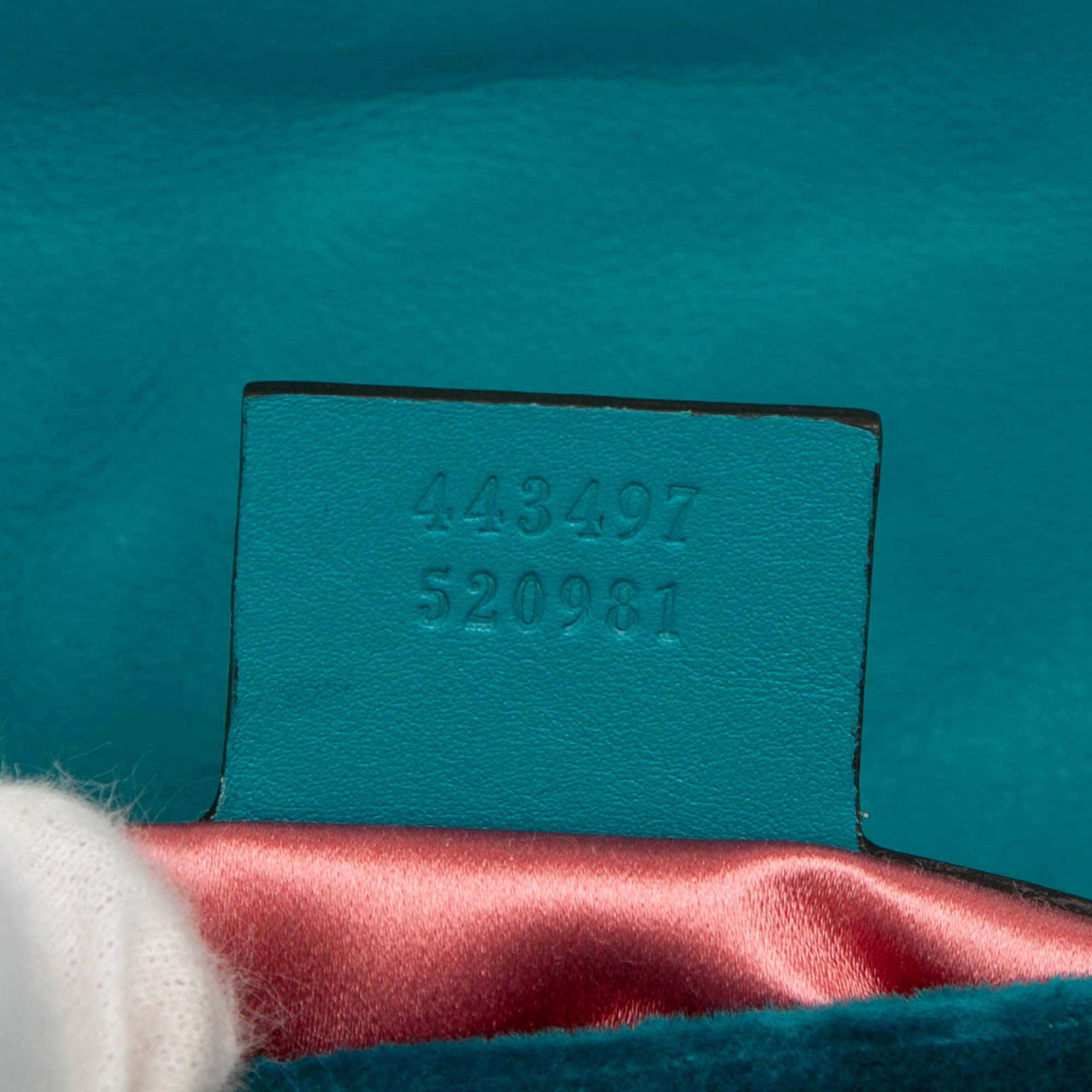 Medium GG Marmont Matelasse Velvet Shoulder Bag