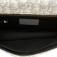 Medium Oblique Canvas 30 Montaigne Bag