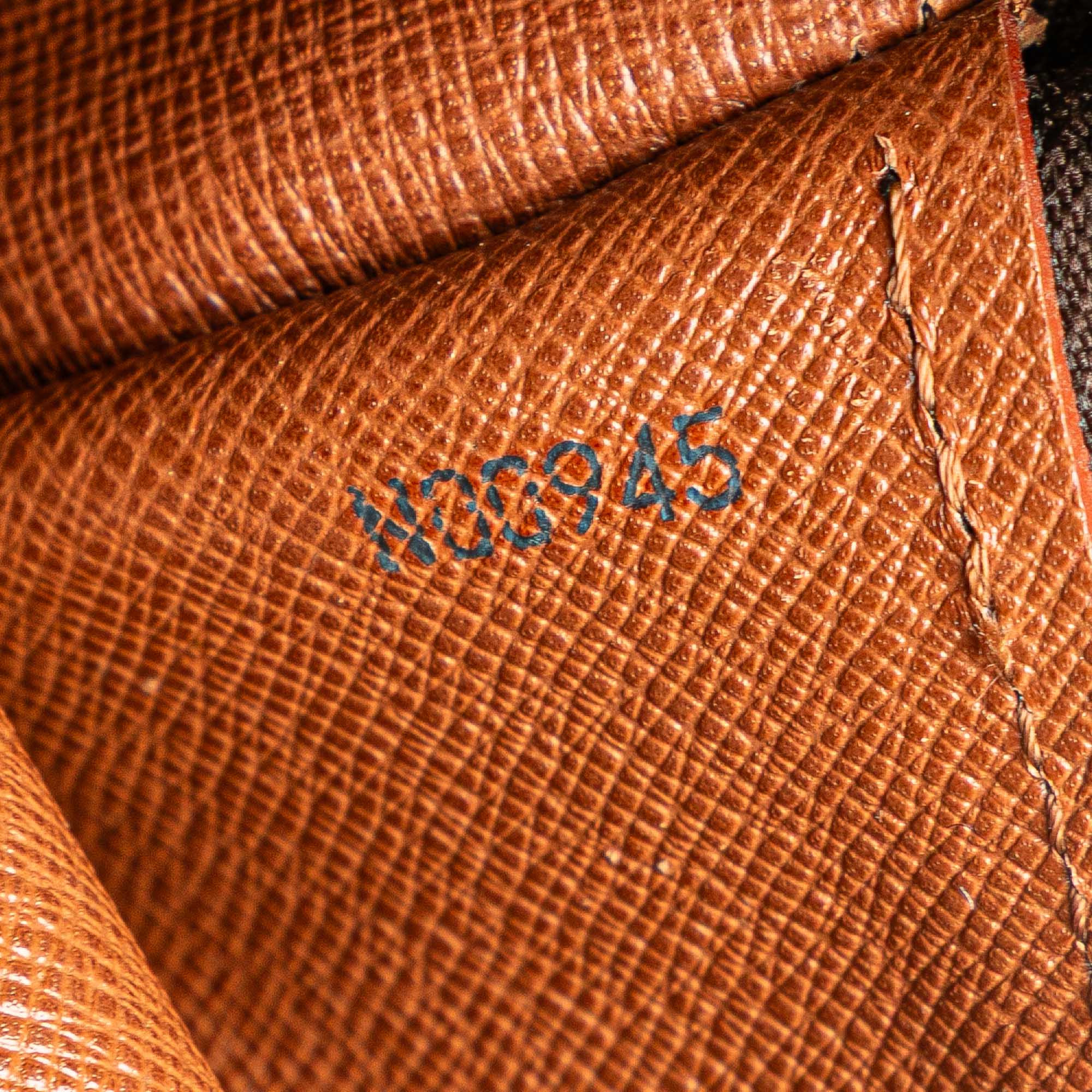 Monogram Papillon 26