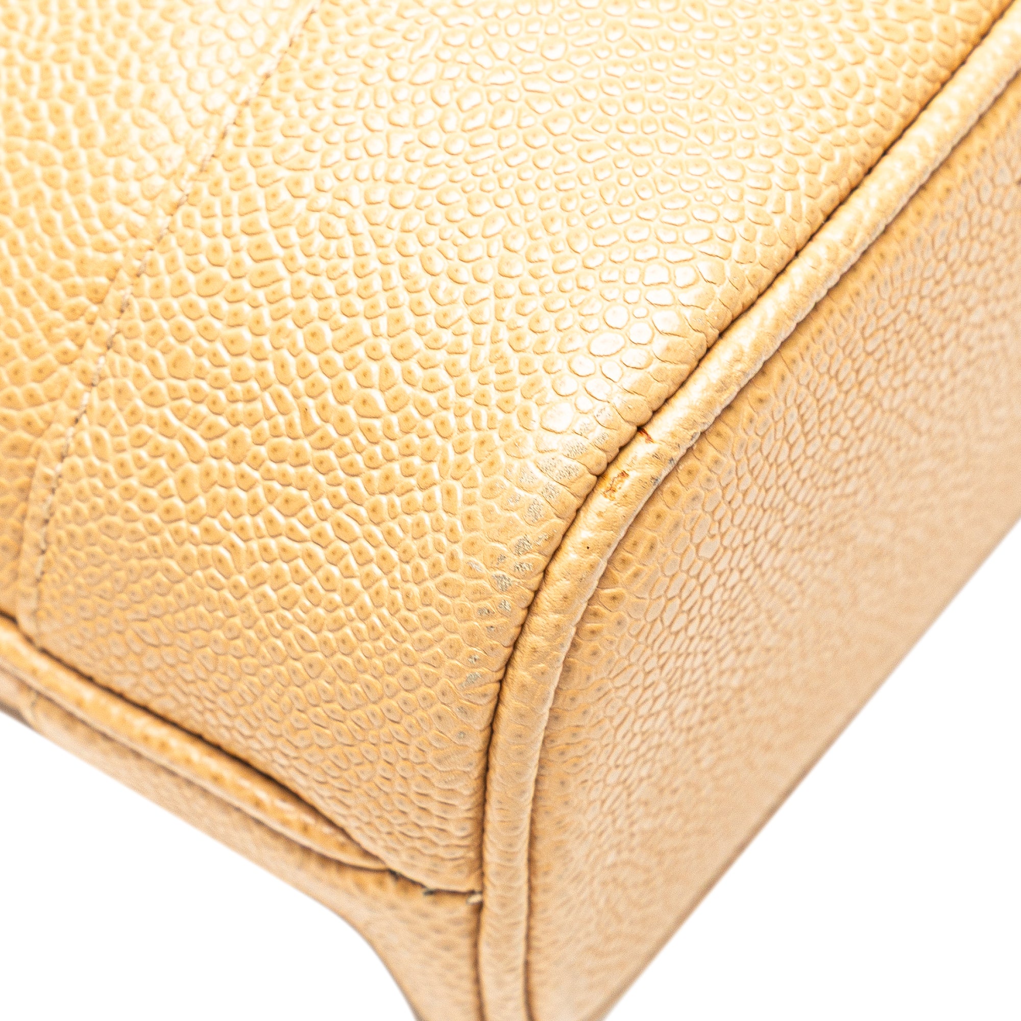 Caviar Logo Chain Shoulder Bag