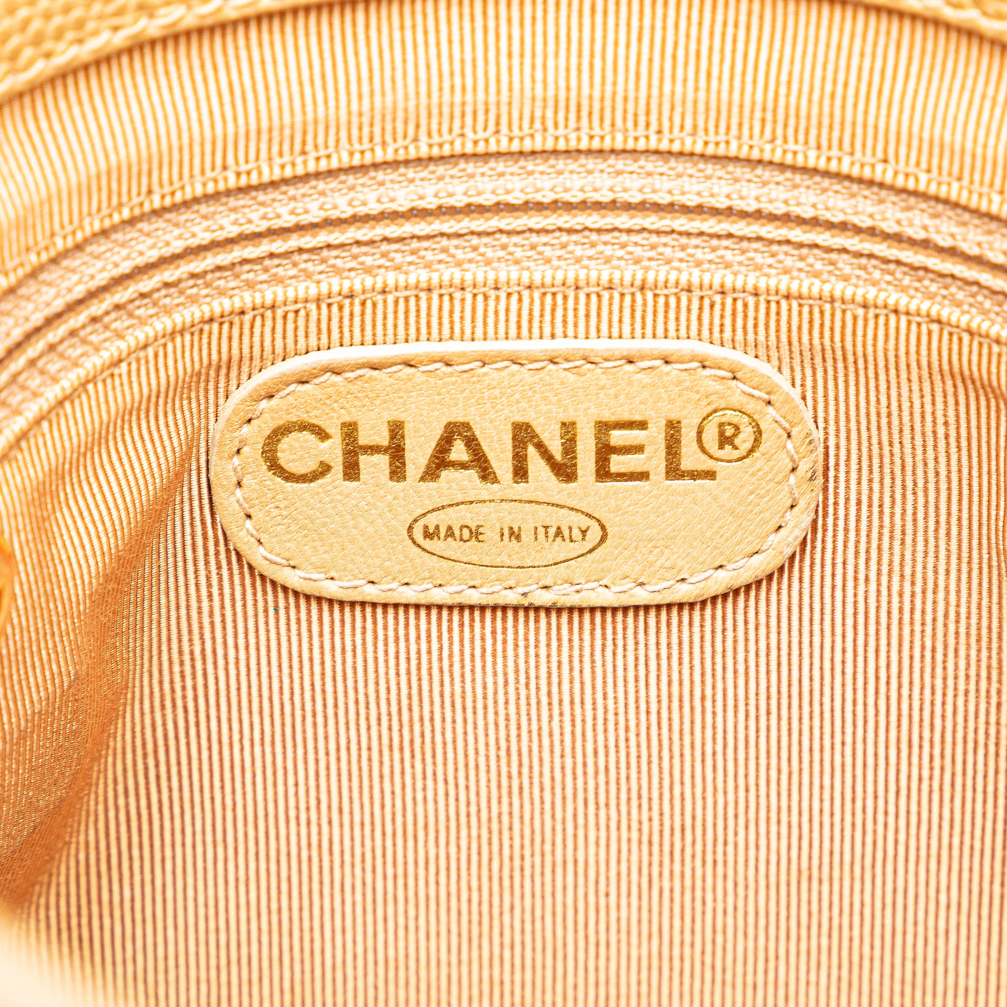 Caviar Logo Chain Shoulder Bag