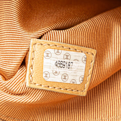 Caviar Logo Chain Shoulder Bag