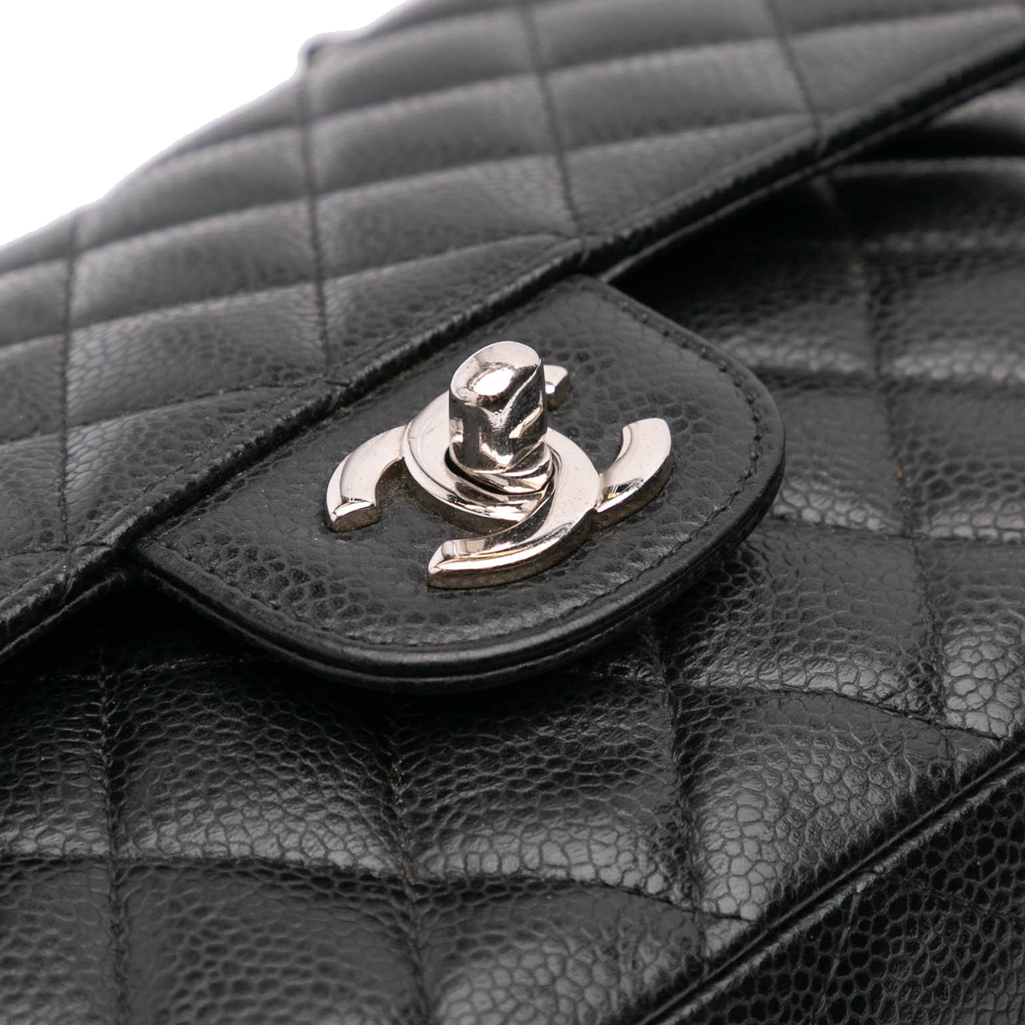 Medium Classic Caviar Double Flap