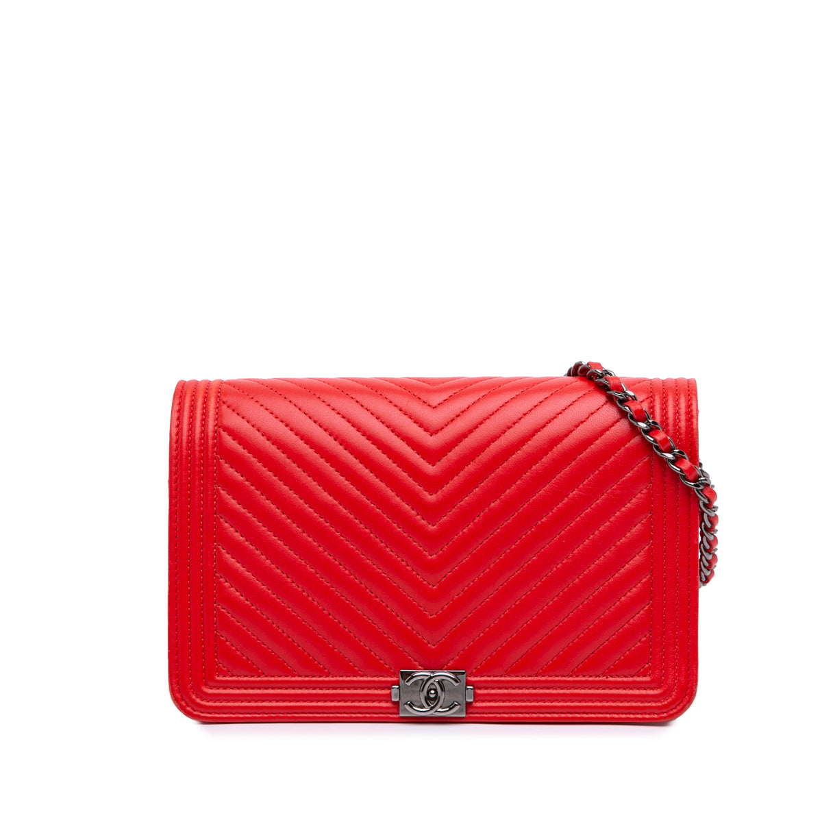 Chevron Calfskin Boy Wallet On Chain