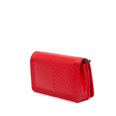 Chevron Calfskin Boy Wallet On Chain