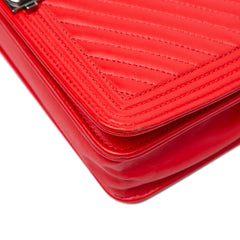 Chevron Calfskin Boy Wallet On Chain