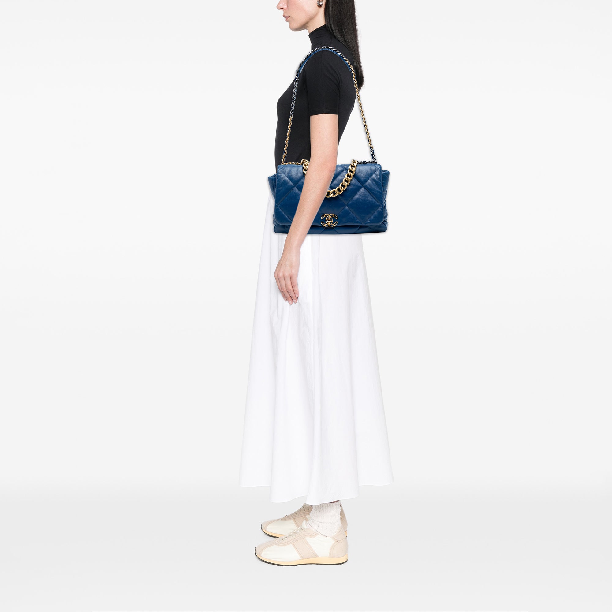 Maxi Lambskin 19 Flap