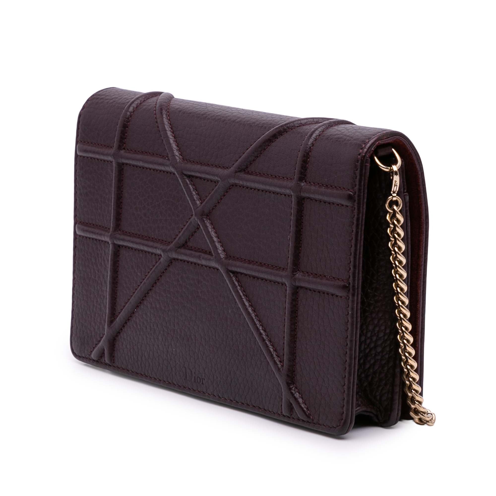 Grained Calfskin Diorama Wallet on Chain