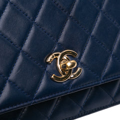 Lambskin Trendy CC Wallet On Chain
