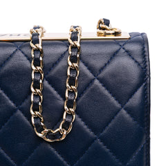 Lambskin Trendy CC Wallet On Chain