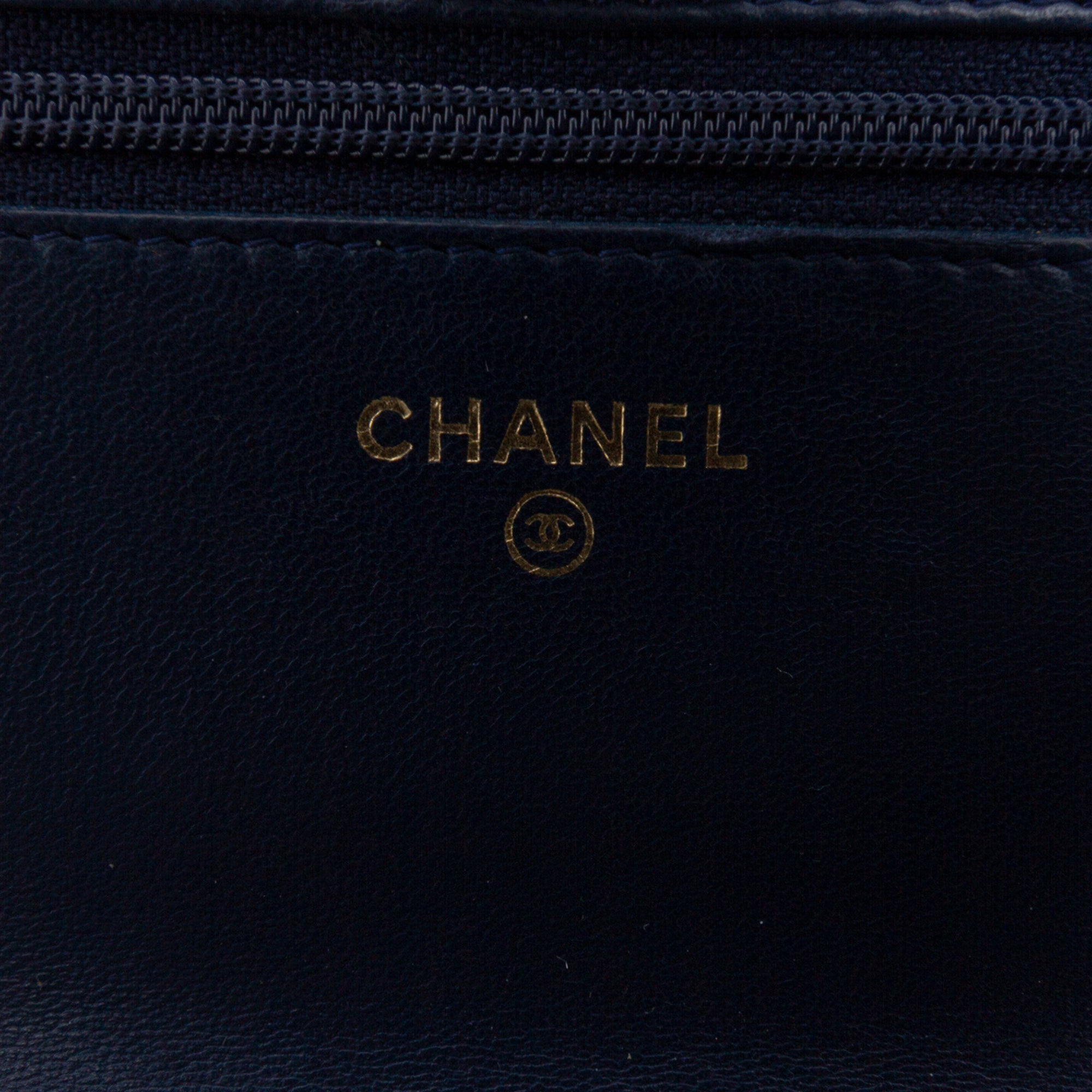 Lambskin Trendy CC Wallet On Chain