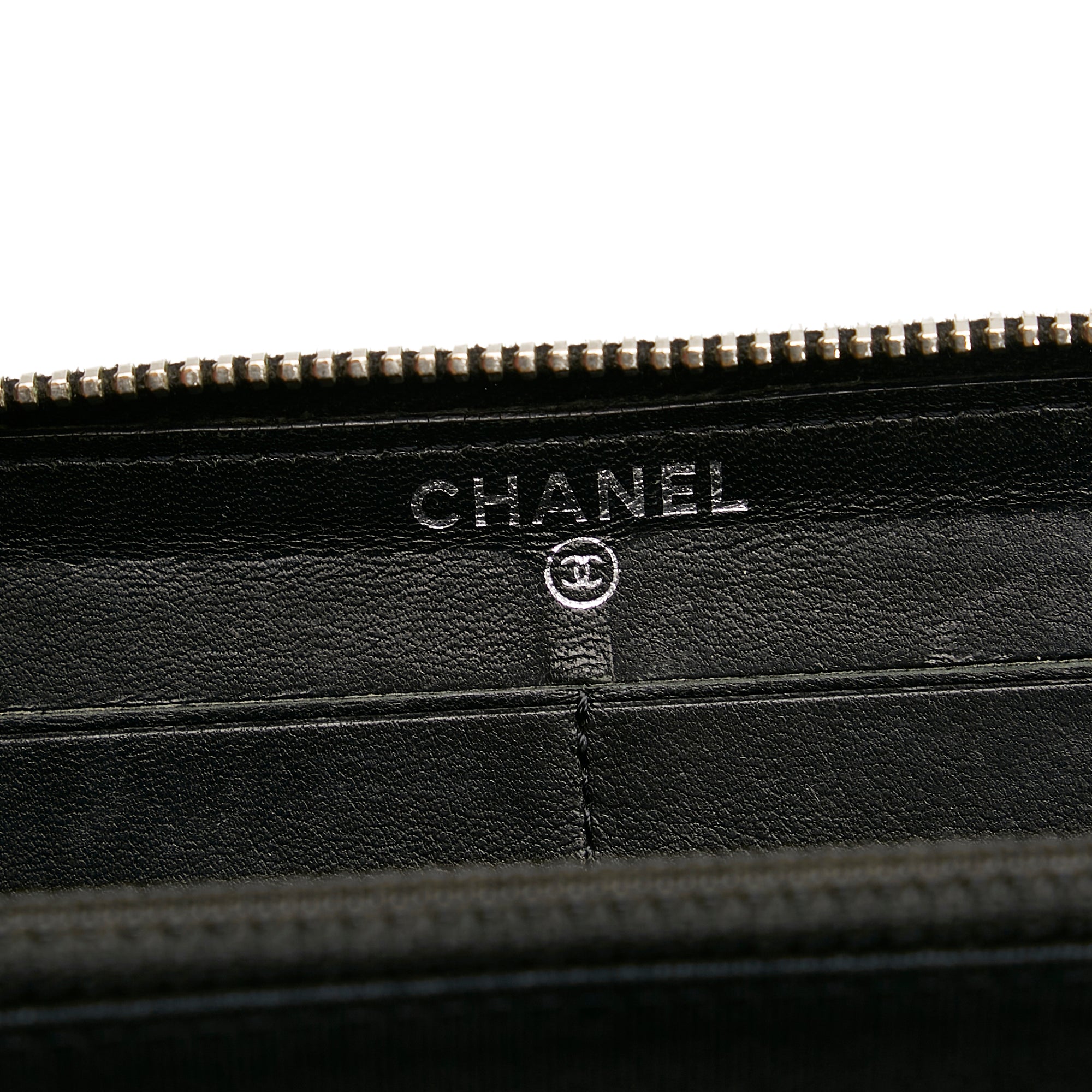 CC Patent Leather Zip Around_7