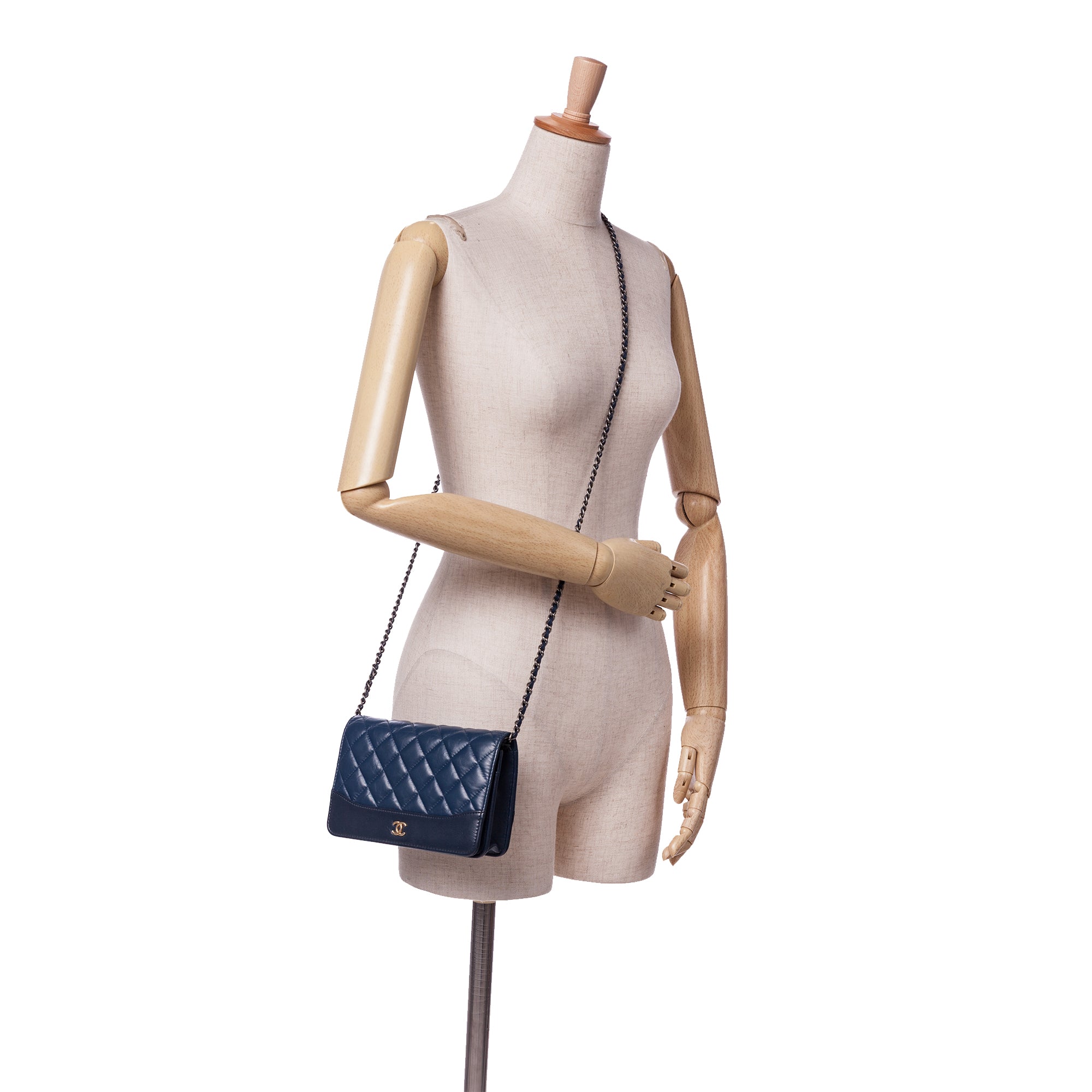 Quilted Aged Calfskin Gabrielle Wallet On Chain