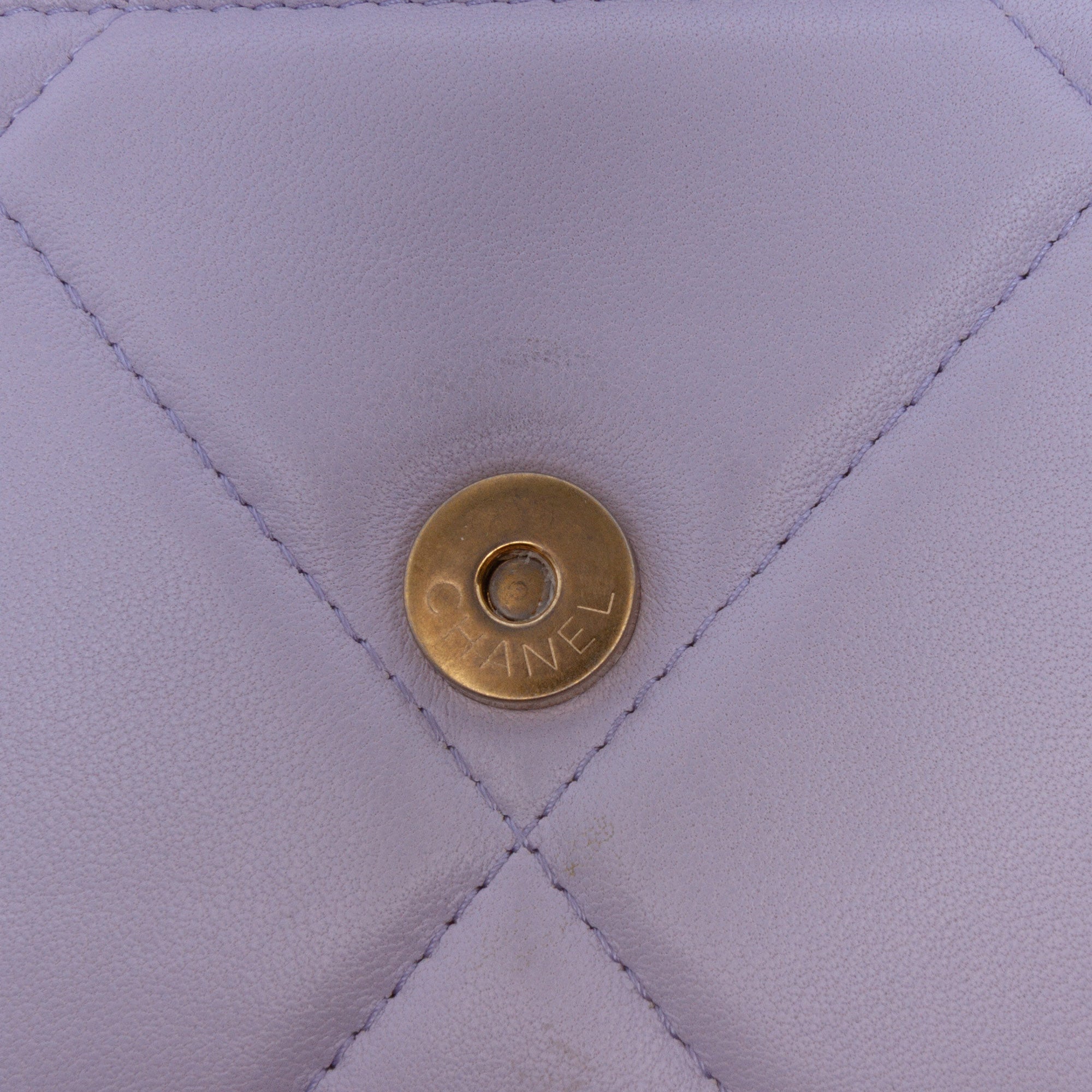 Quilted Lambskin 19 Wallet on Chain