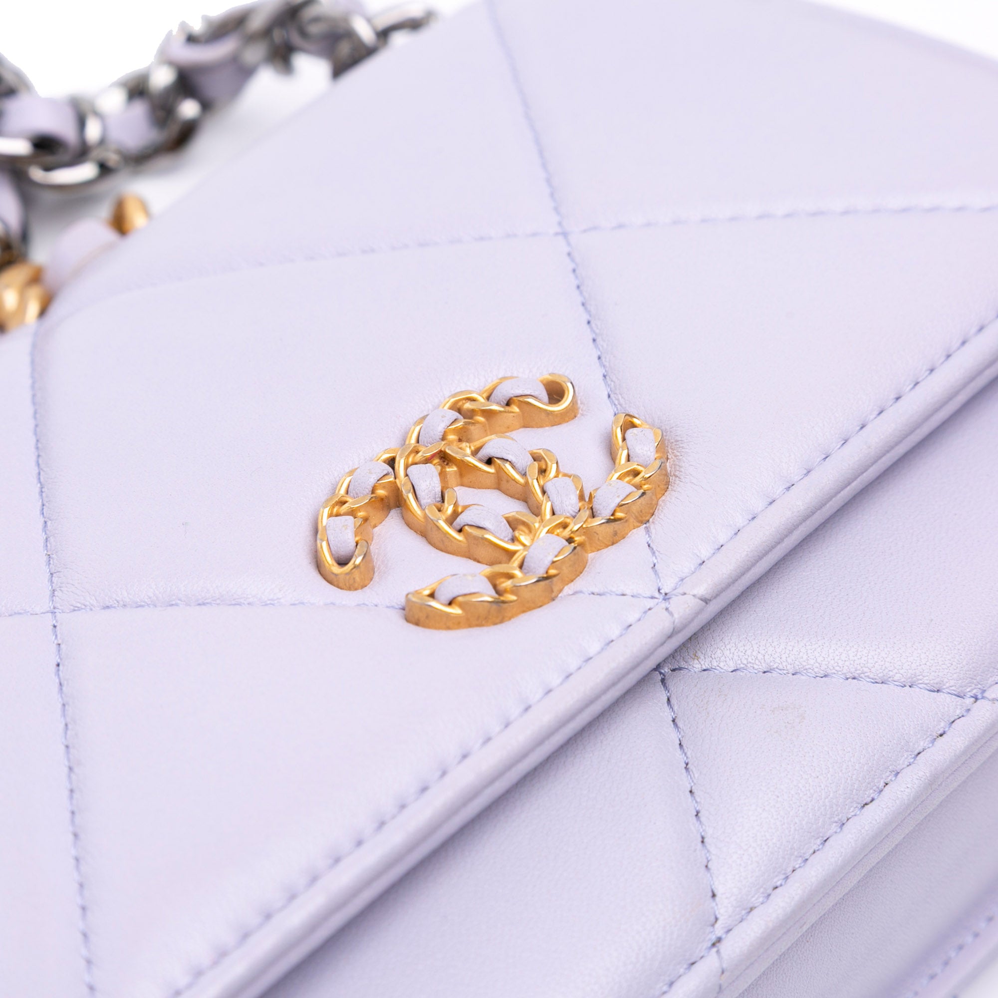Quilted Lambskin 19 Wallet on Chain