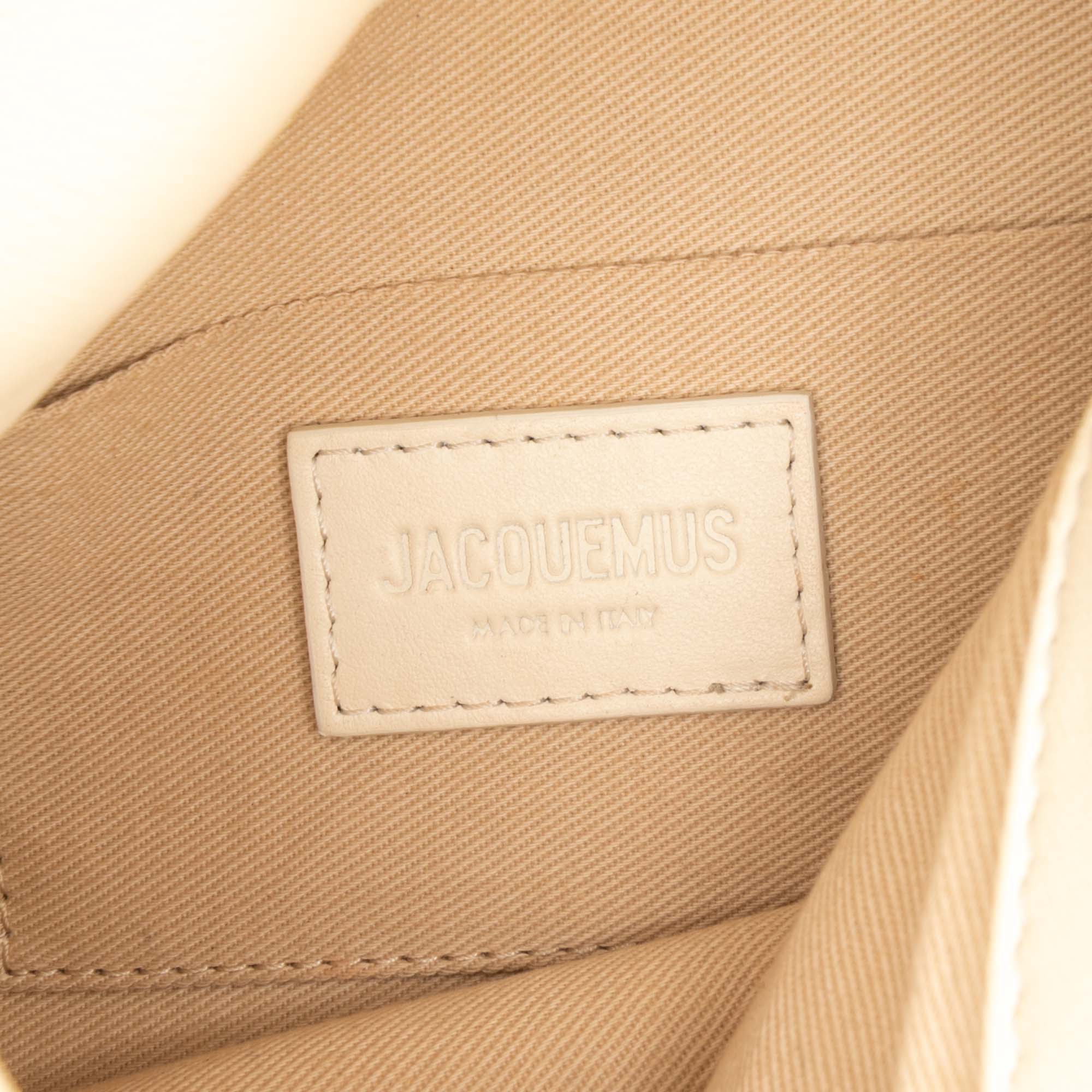 Smooth Calfskin La Pochette Rond Carre