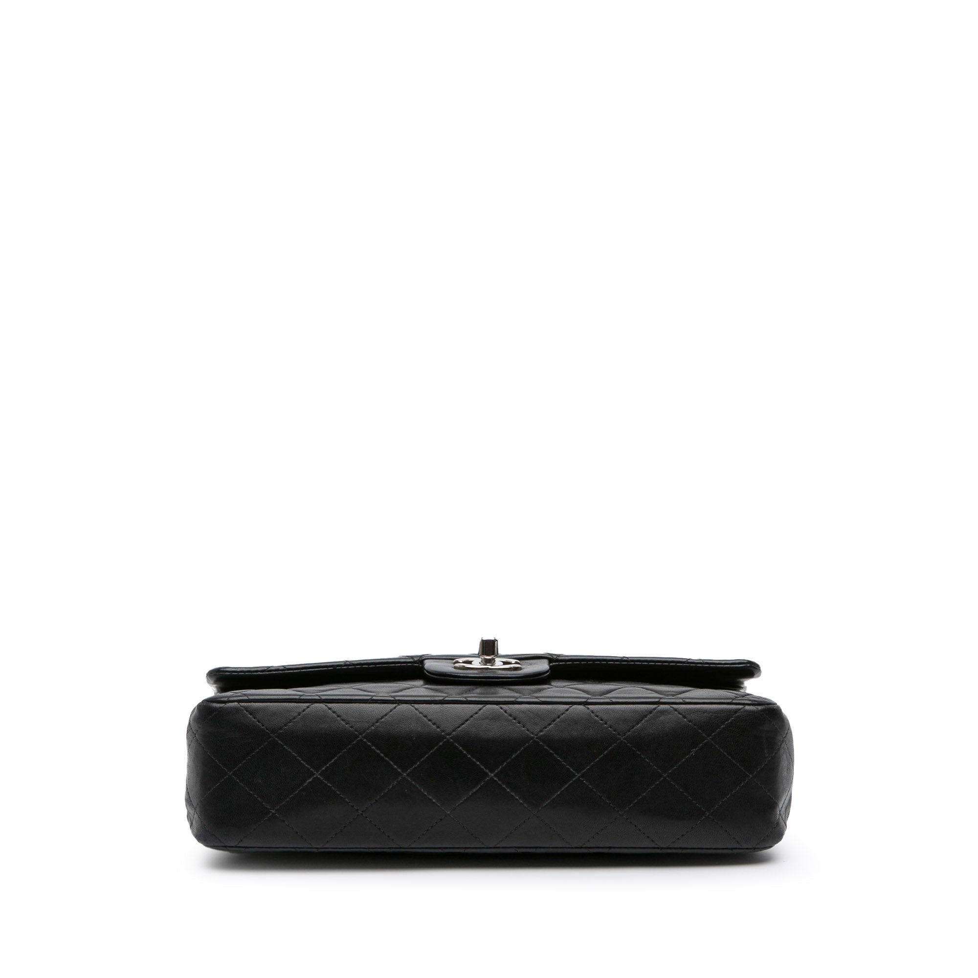 Medium Classic Lambskin Double Flap
