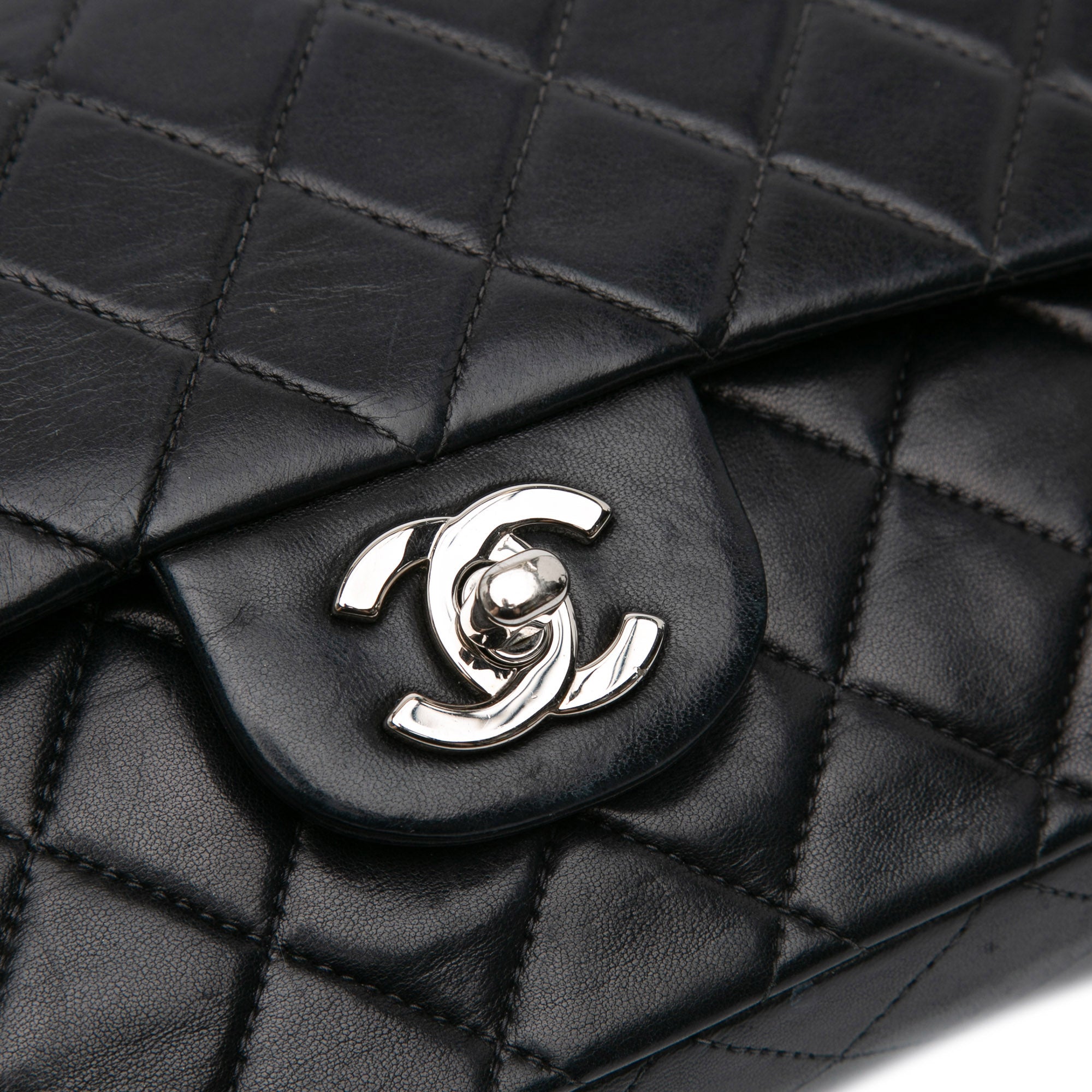 Medium Classic Lambskin Double Flap