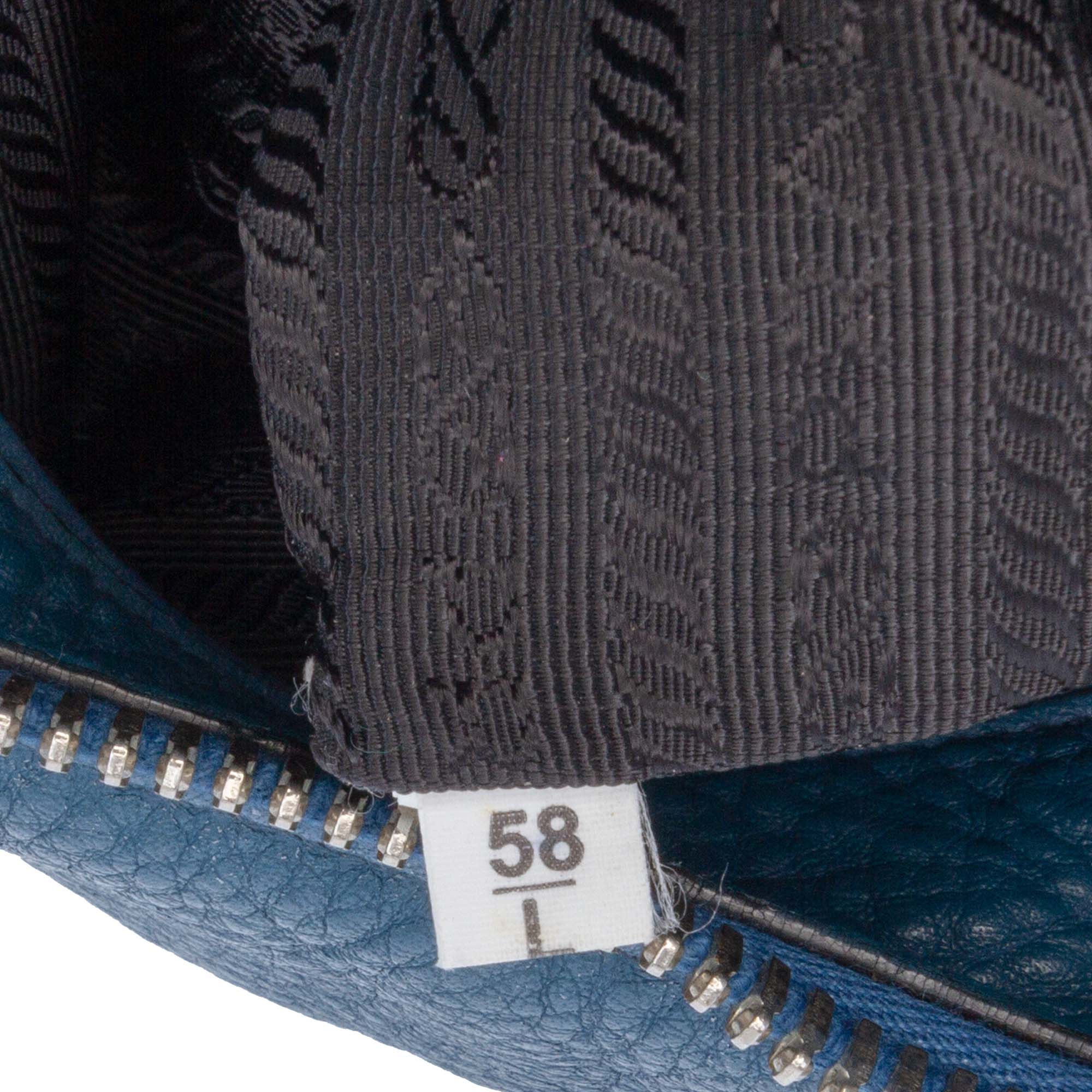 Vitello Daino Shoulder Bag