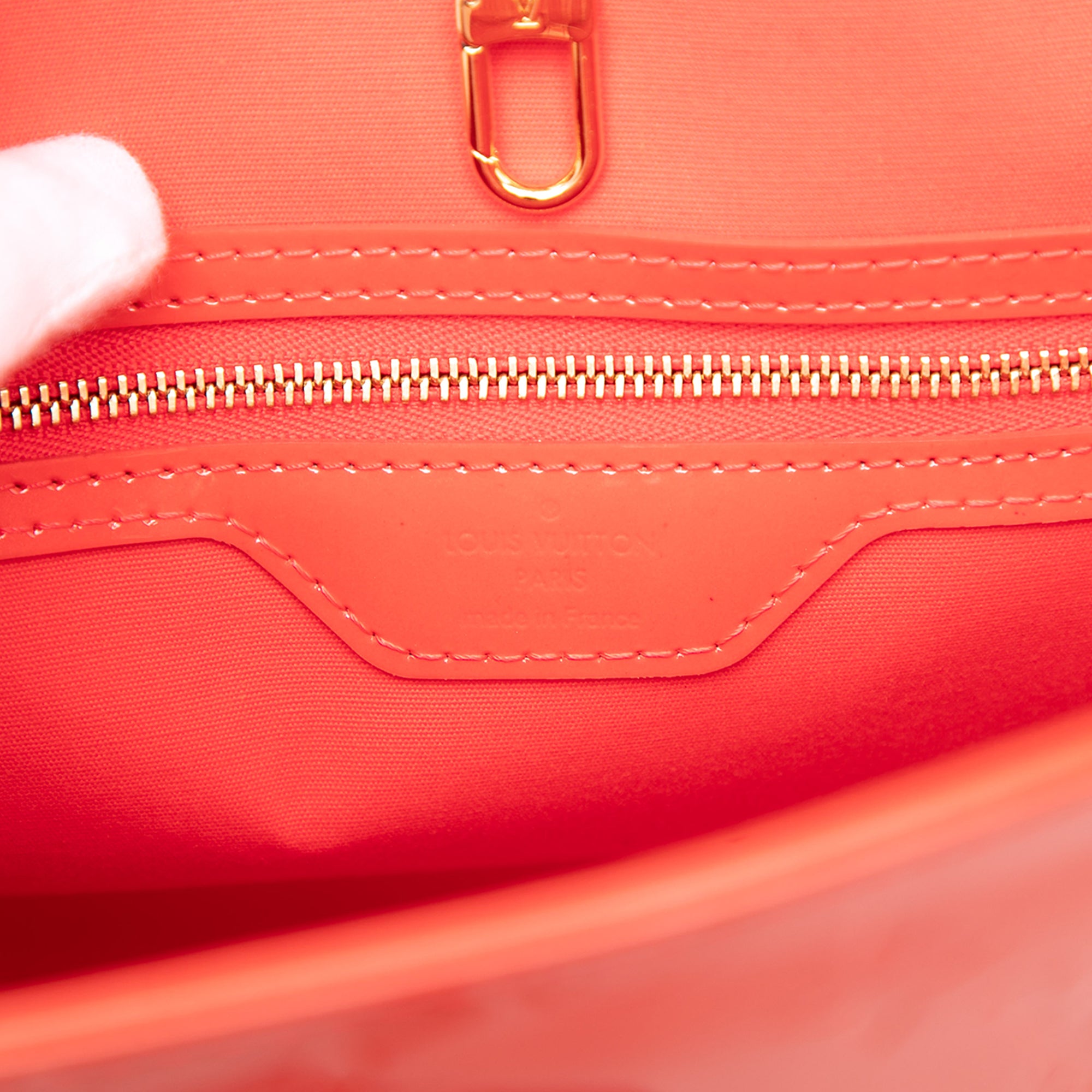 Monogram Vernis Avalon MM