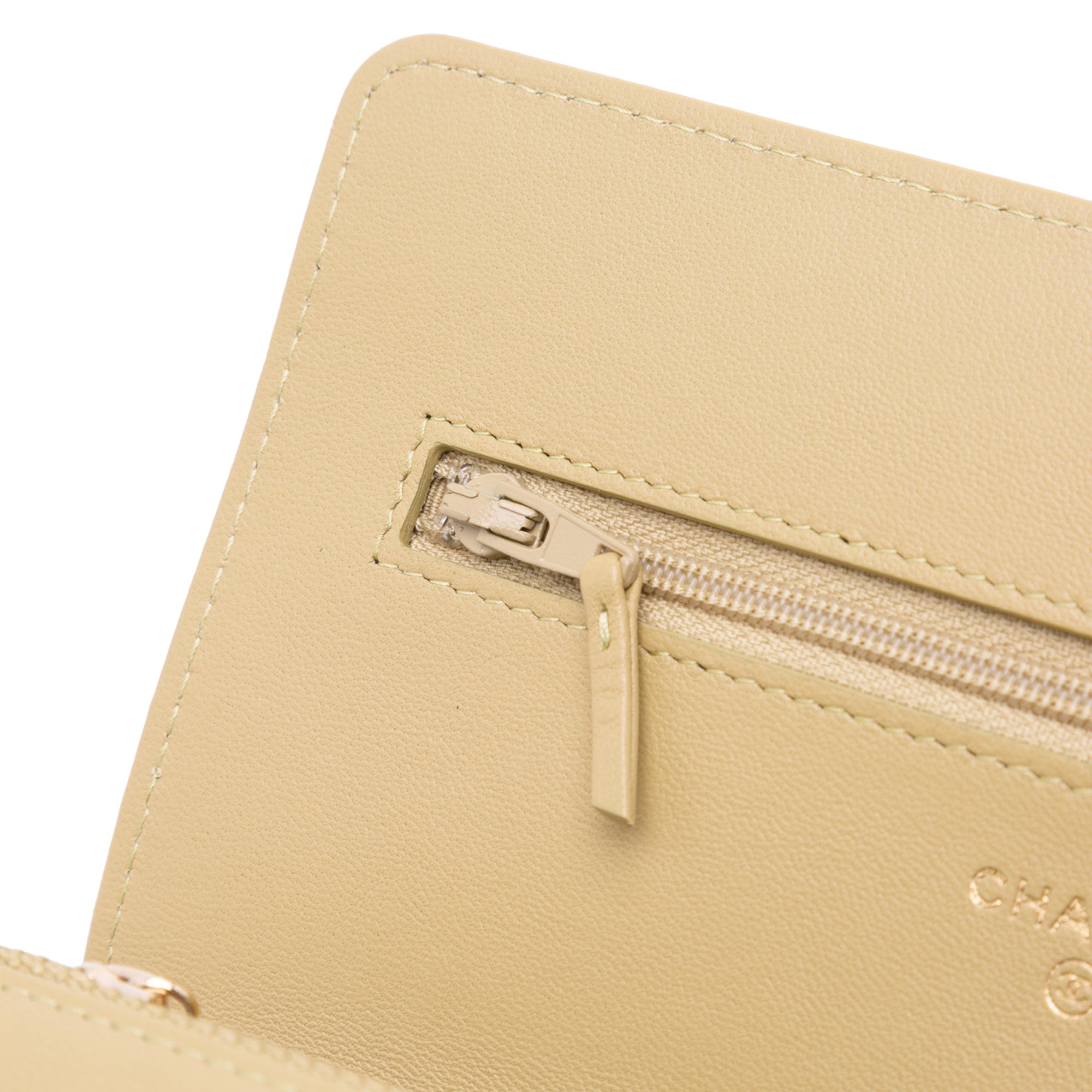 Quilted Lambskin 19 Wallet on Chain
