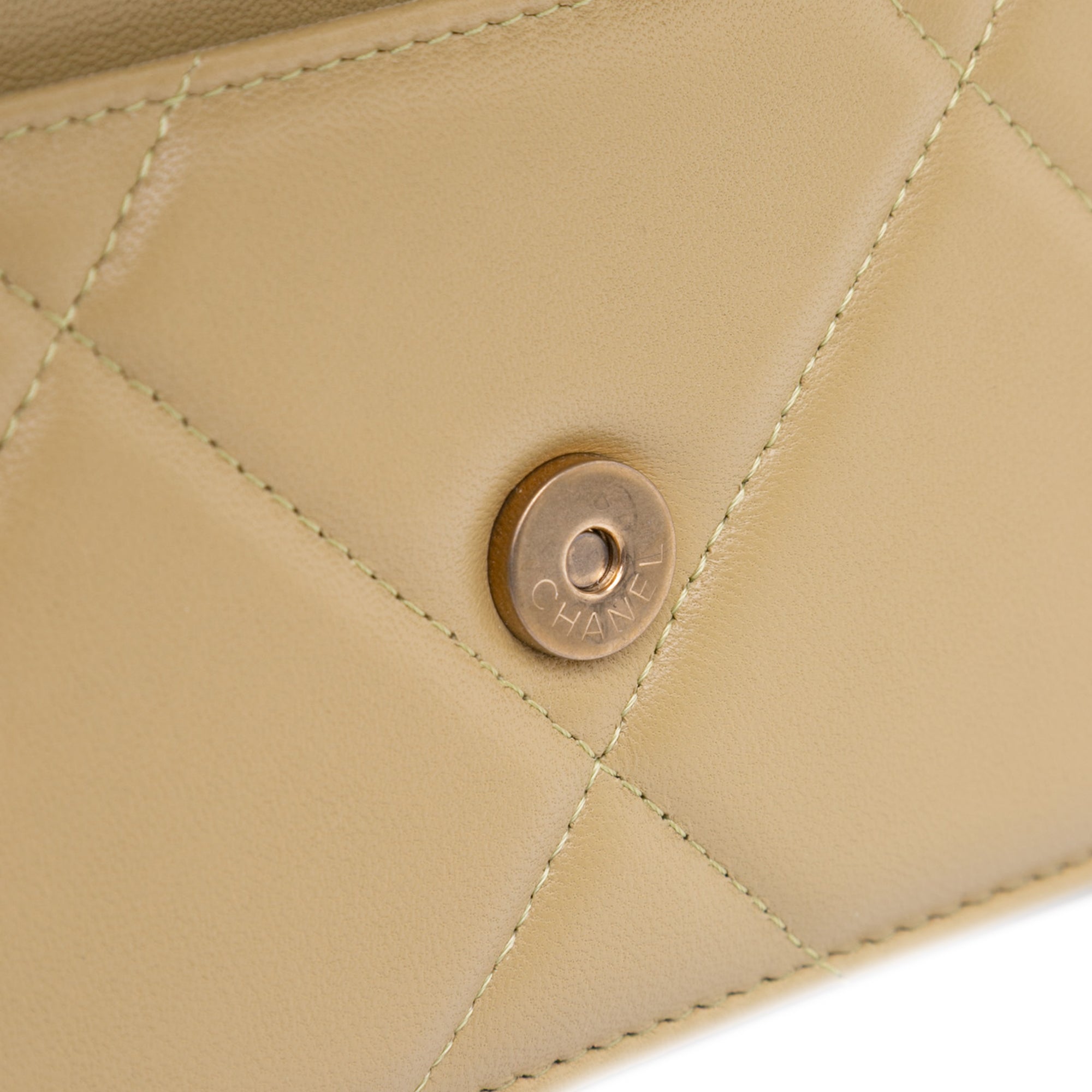 Quilted Lambskin 19 Wallet on Chain
