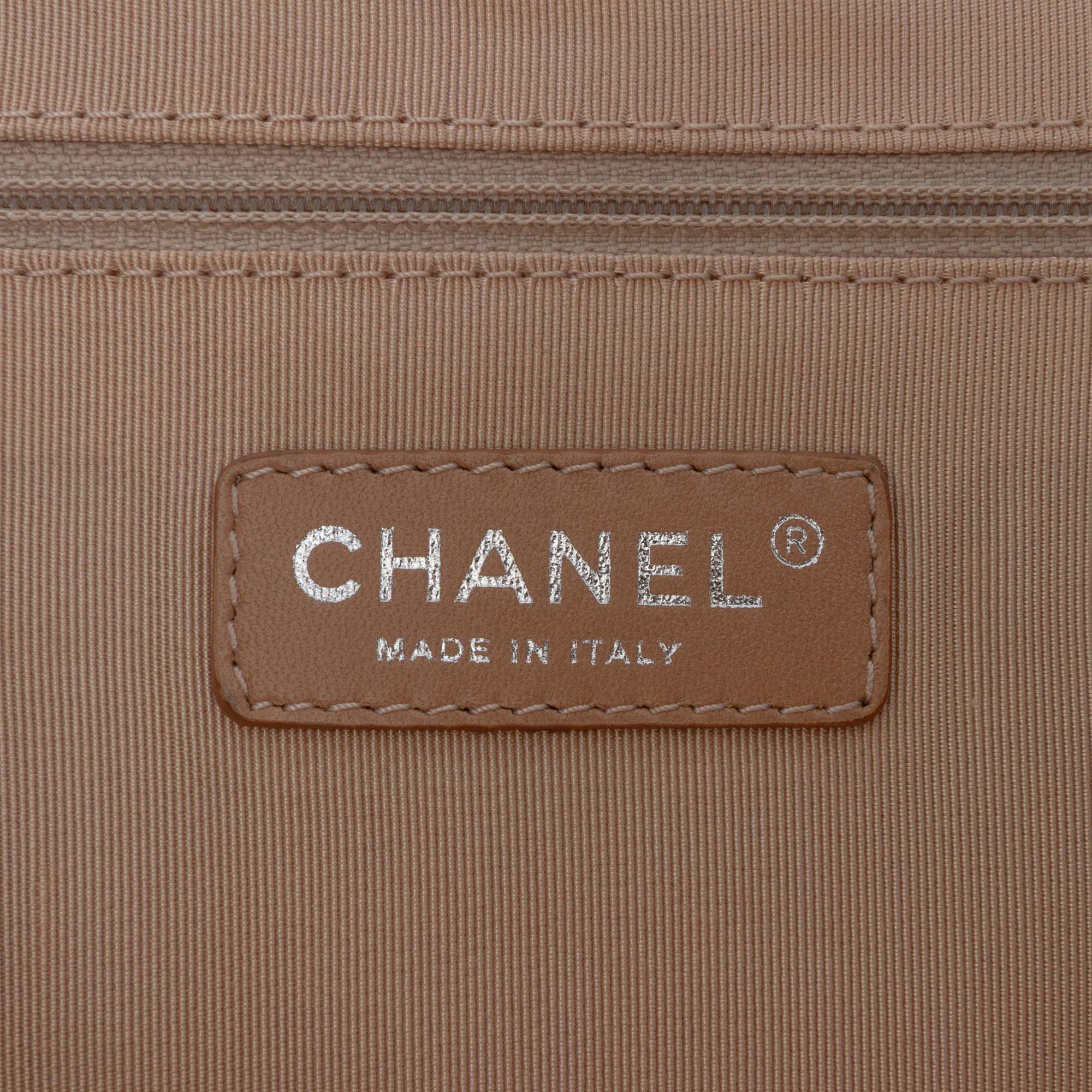 Quilted Caviar Expandable Zip Tote