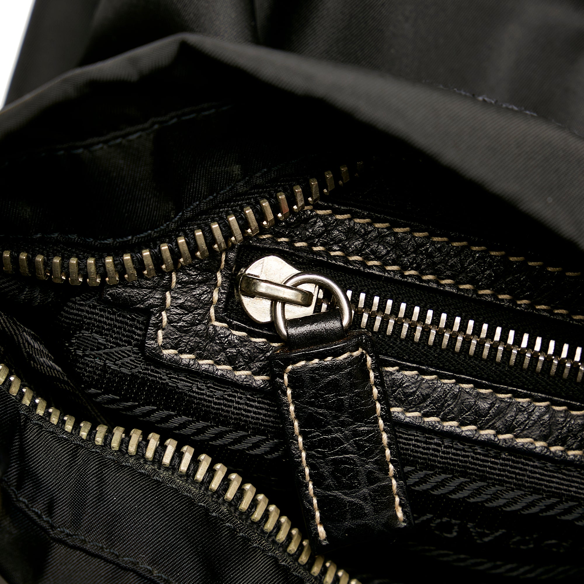 Tessuto Zip Top Crossbody