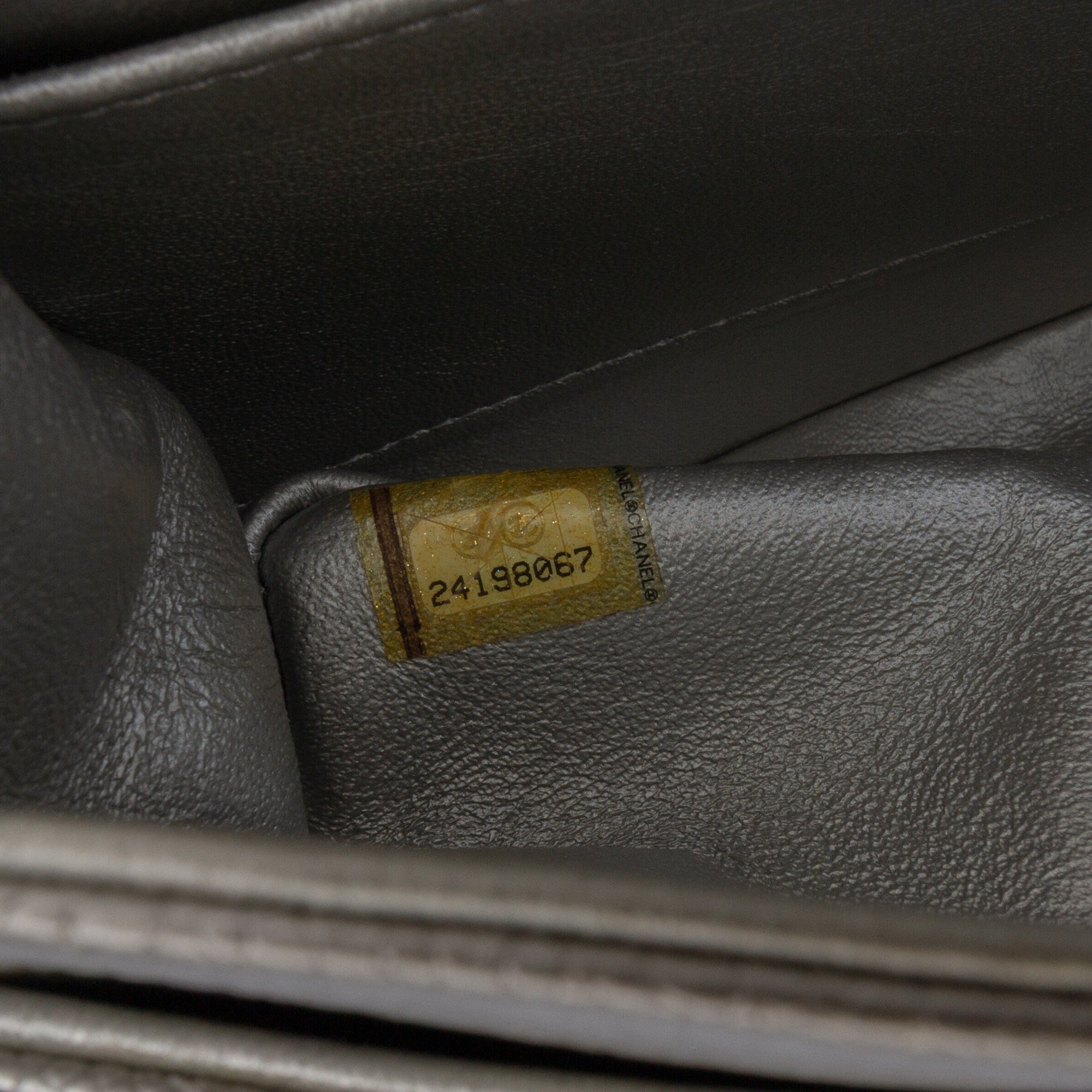 Medium Classic Iridescent Caviar Double Flap